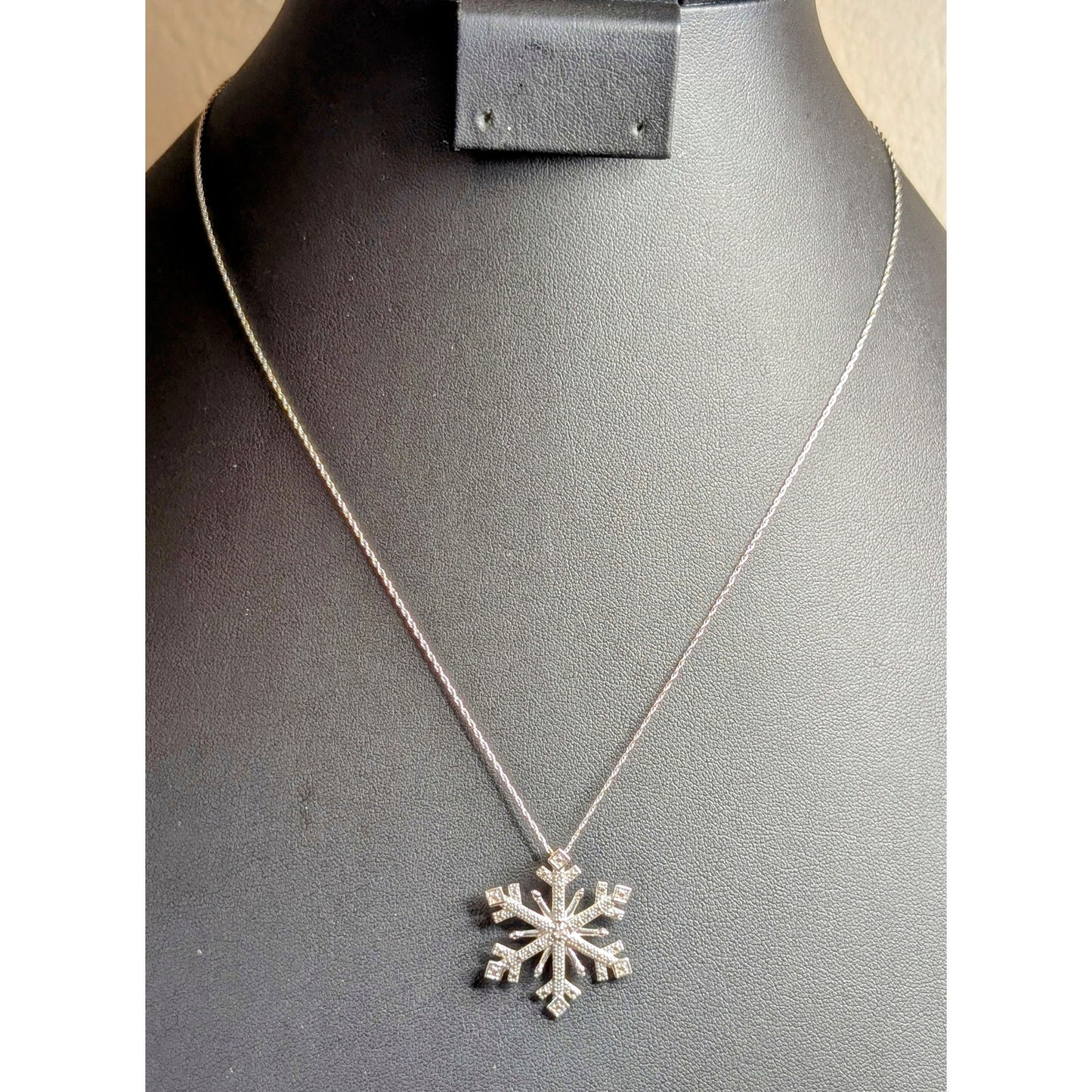 Marked OTC 925 Italy Sterling Silver Snowflake Pendant 19" Necklace