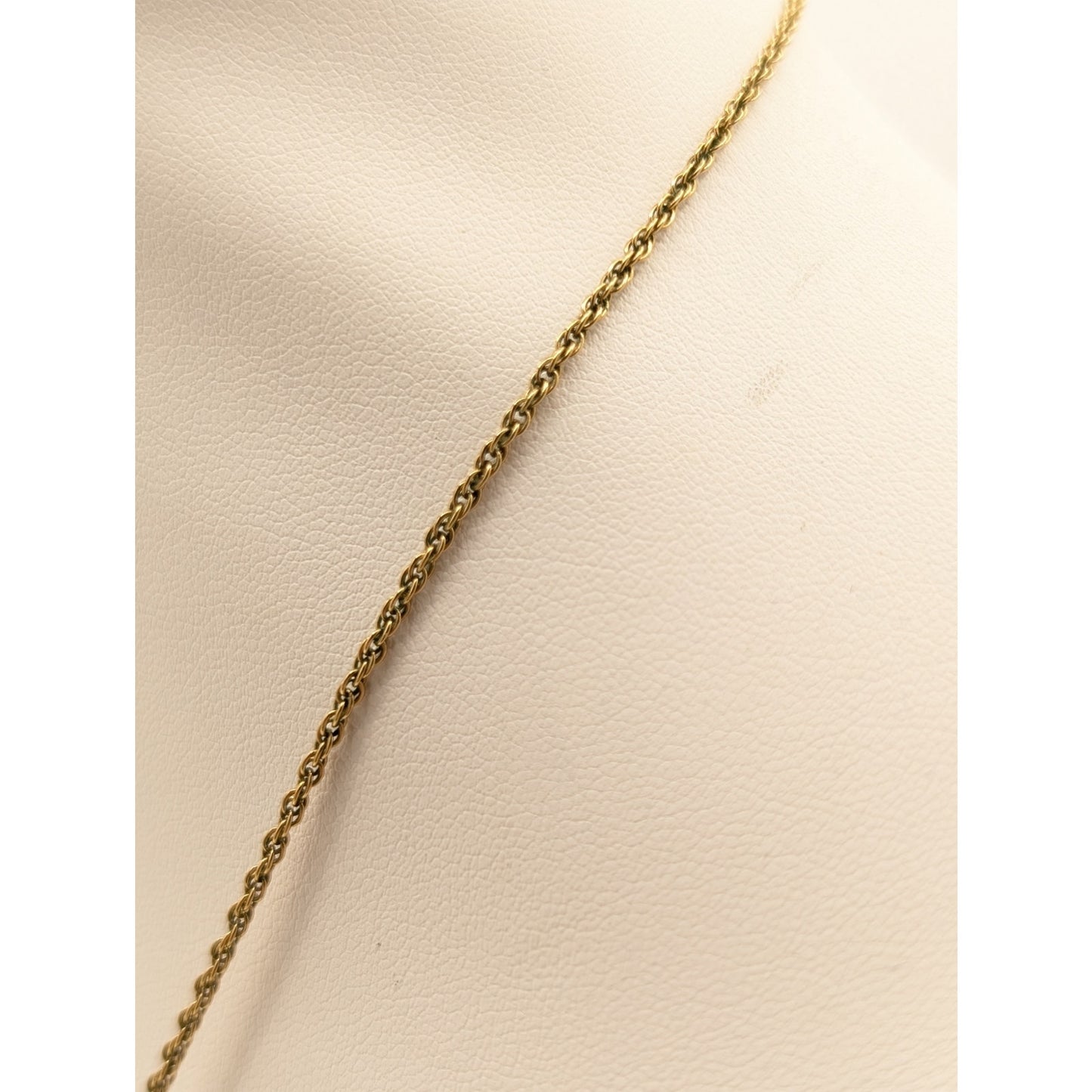 Vintage Gold Tone Wooden Initial 'N' 1.5" Pendant 17" Necklace