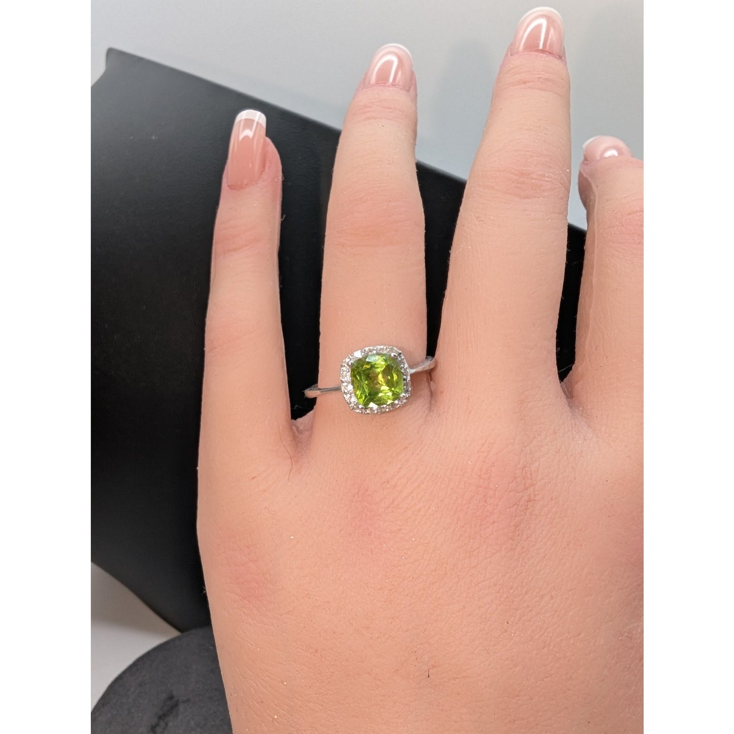 925 Sterling Silver Peridot & Diamond Ring Size 8