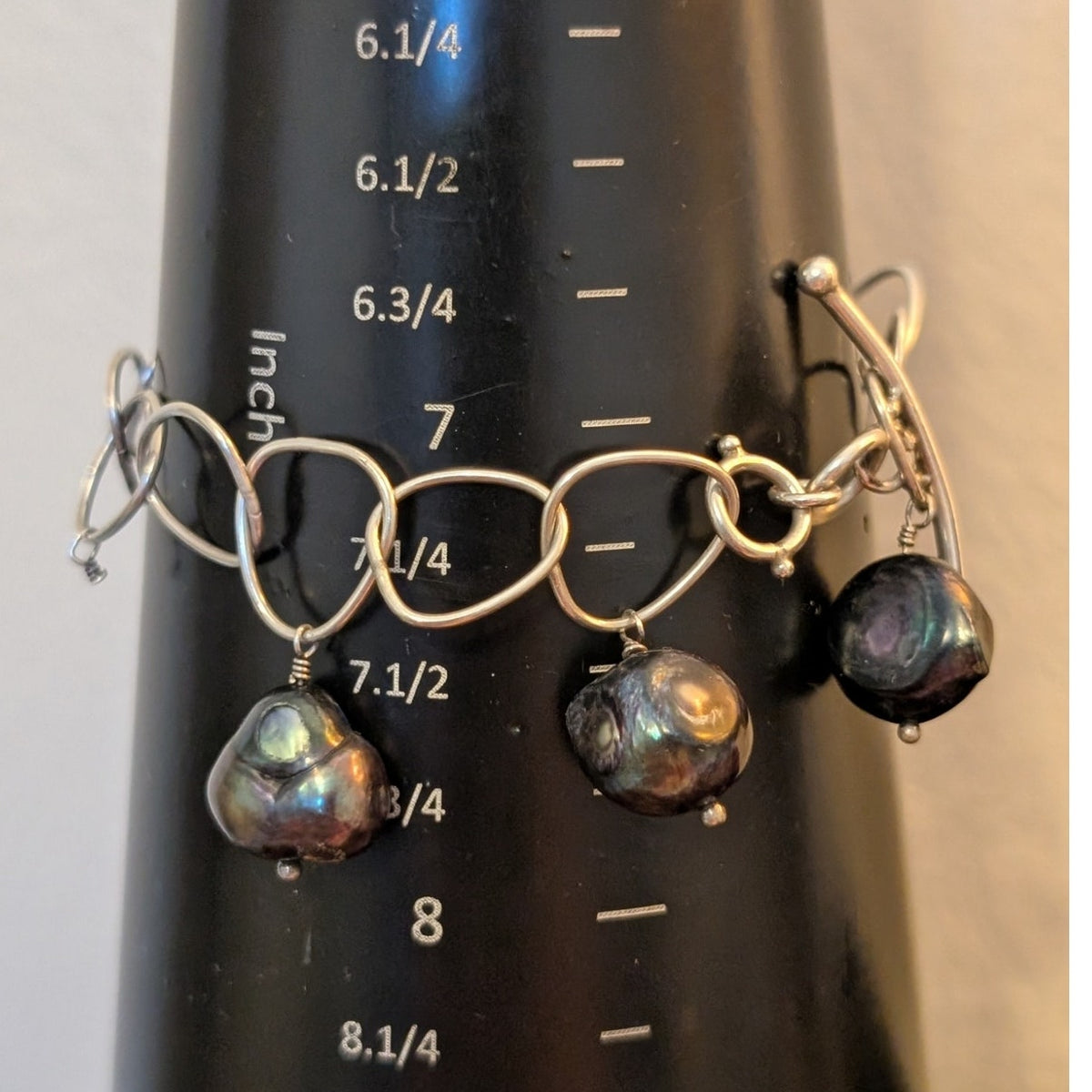 Unmarked Sterling Silver Large Natural Peacock Pearl Dangle Loopy Chain Bracelet