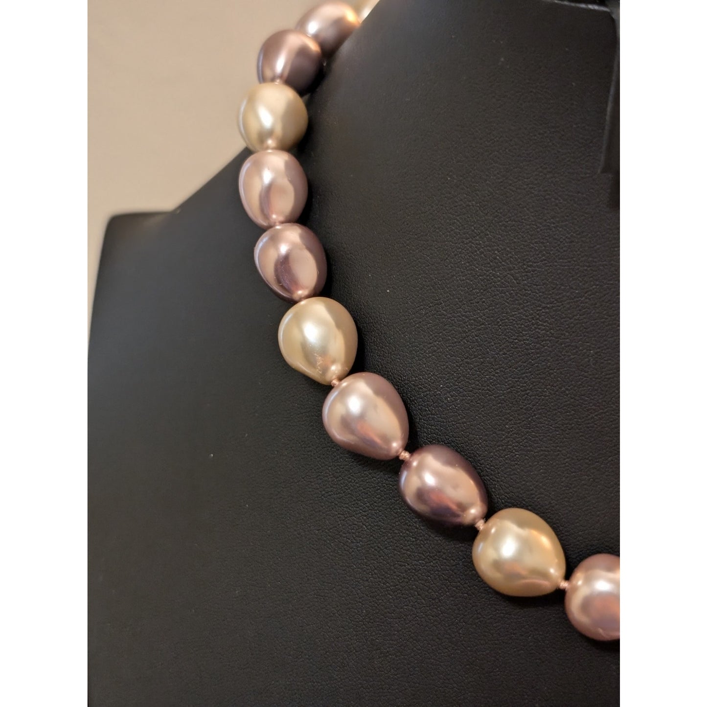 Lavender Cream Large Chunky Faux Pearl Magnetic Clasp Necklace & Bracelet Set