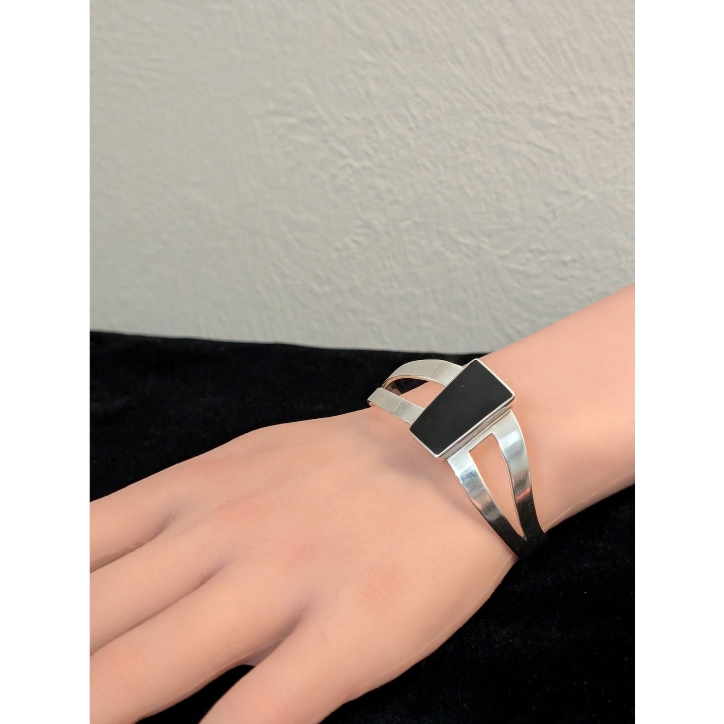 Taxco Mexico 925 Sterling Silver Black Onyx Modernist Split Band Cuff Bracelet