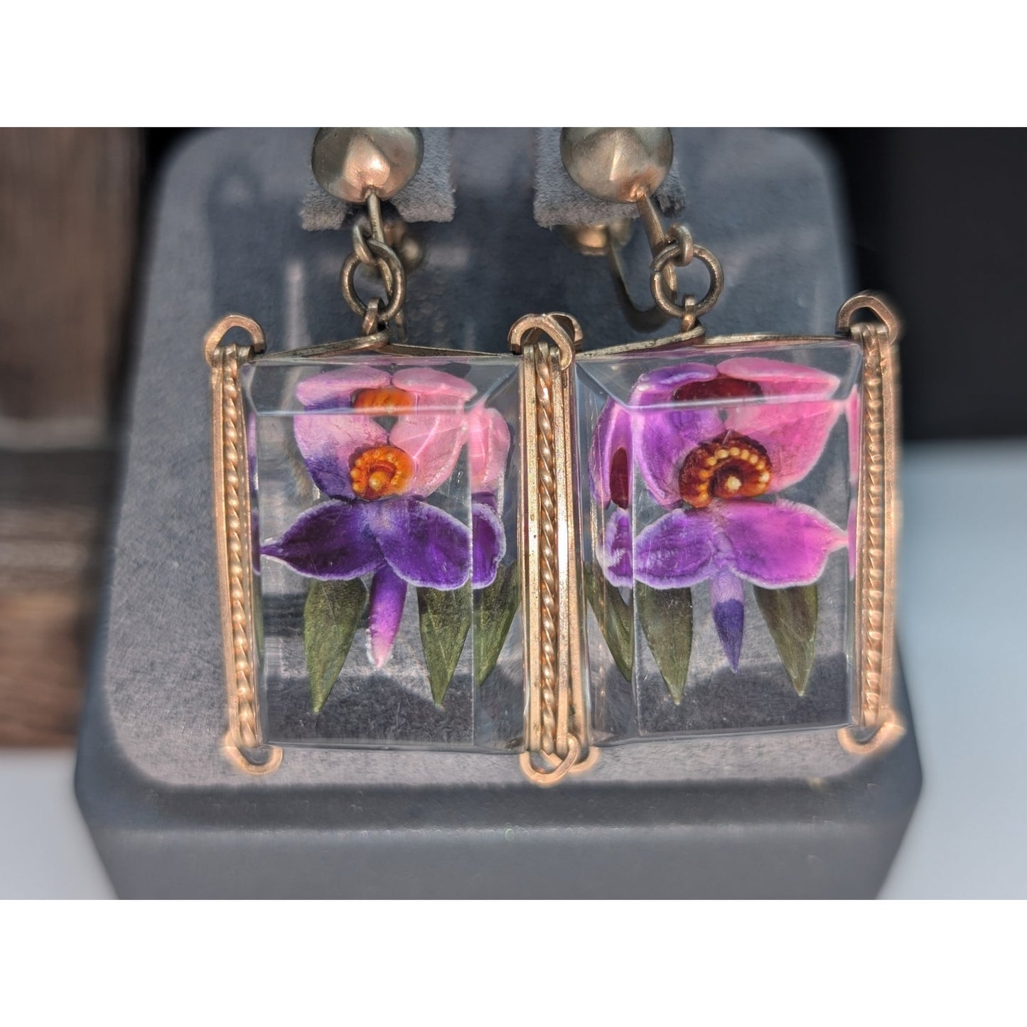 Vintage Reverse Carved Lucite Orchid Link Bracelet & Screw On Earring Set