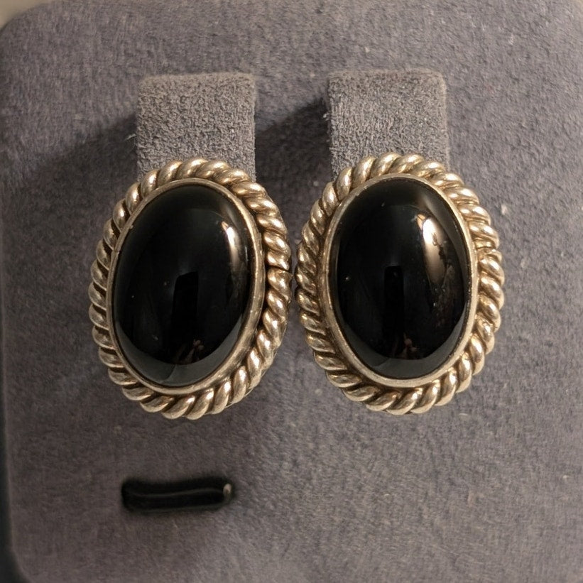 VTG Native American Signed RRT Sterling Silver Onyx Rope Design Post Earrings