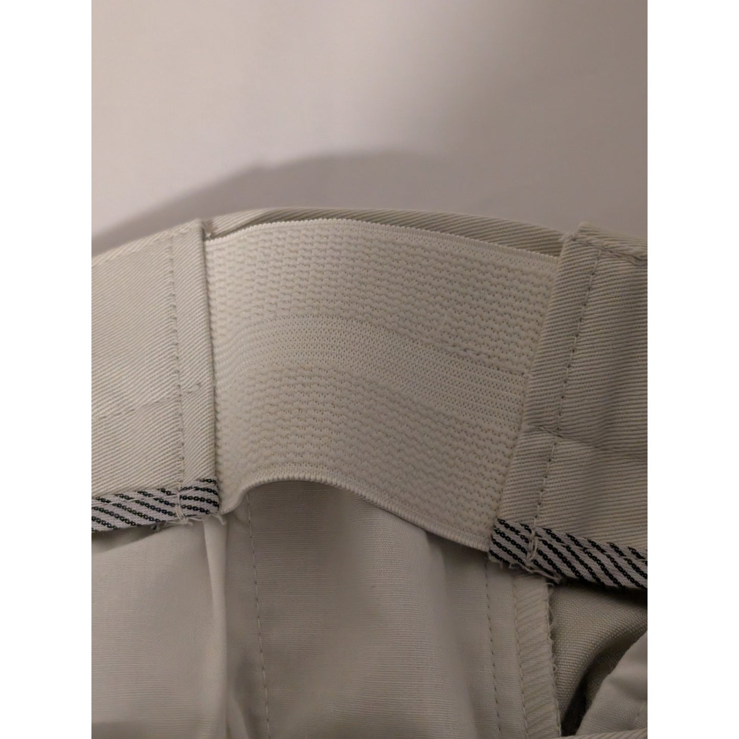 Roundtree & Yorke NWT Travelsmart Stone Flat Front Washed Chino Shorts 34