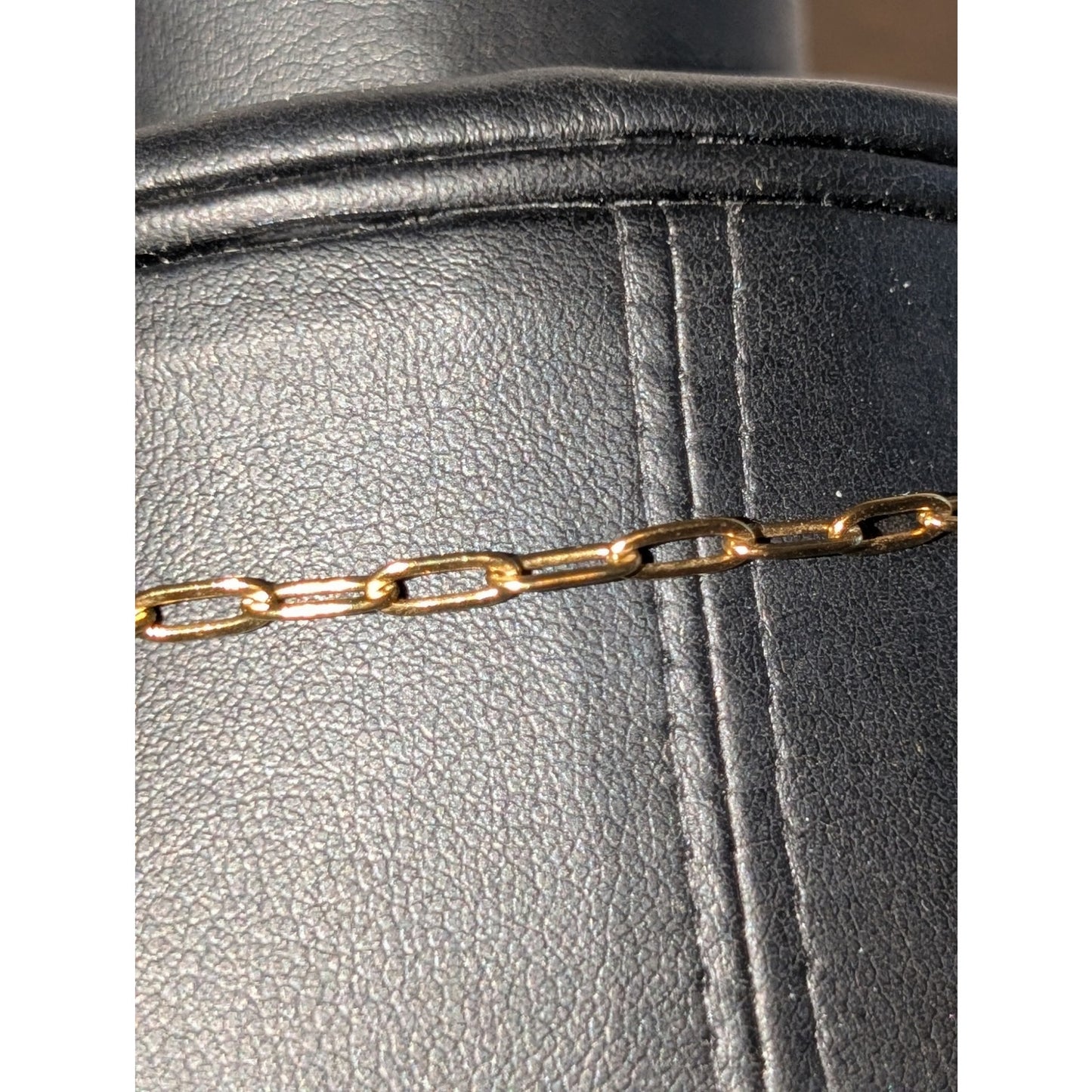 Gold Tone Paper Clip Lock Pendant Toggle Clasp 17.5" Necklace