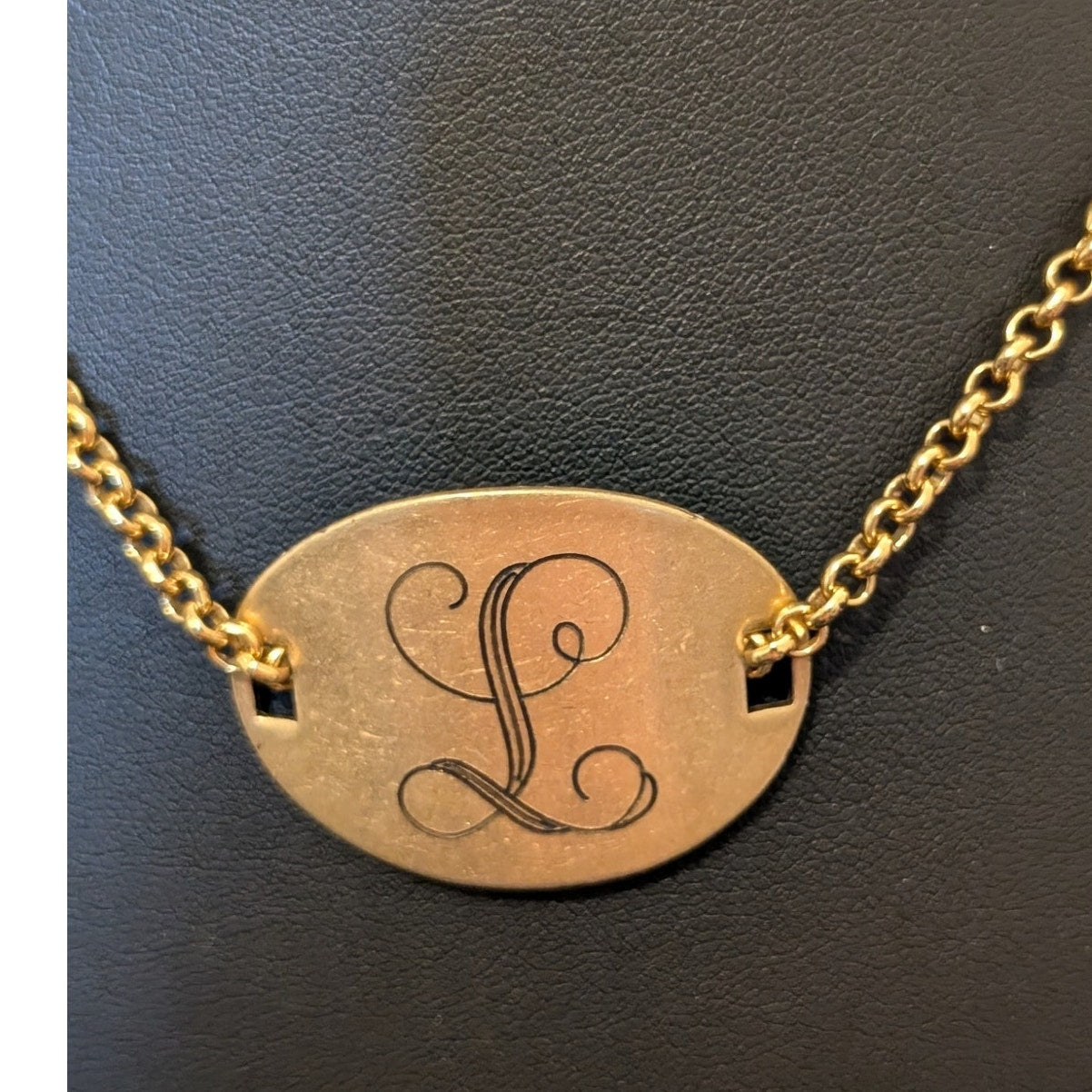 Vintage Oval Monogrammed Script 'L' Gold Tone Chain 17.5" Necklace