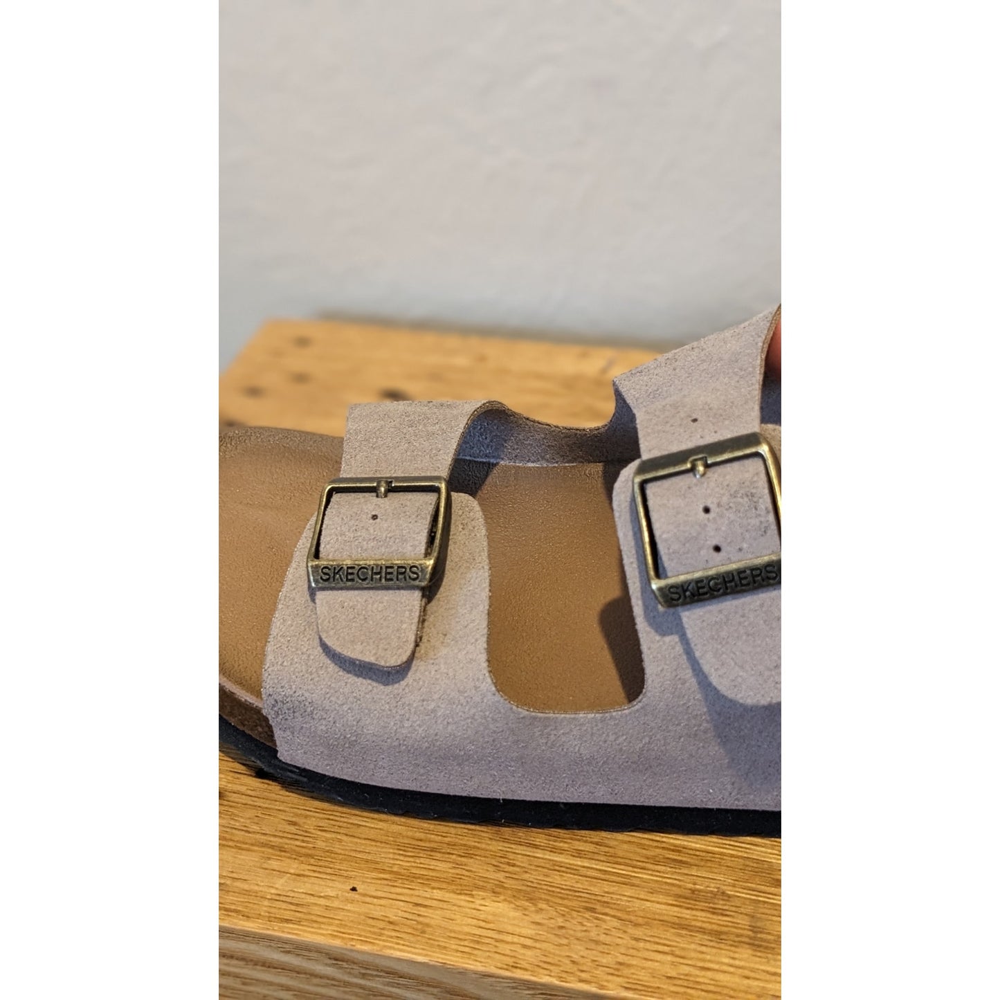 Skechers Relaxed Fit Taupe Luxe Foam Double Strap Buckle Sandal Womens Sz 10
