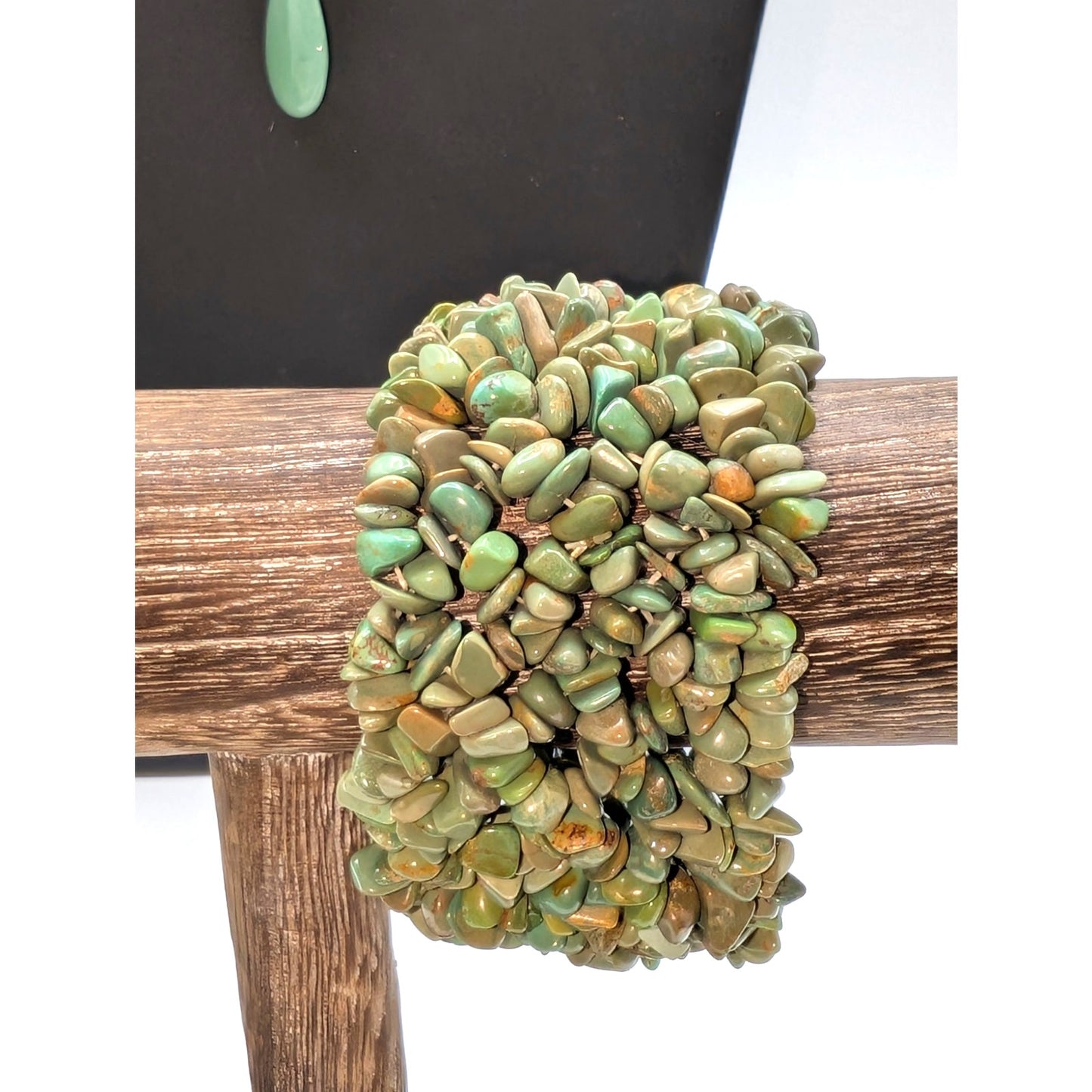 Green Stone Teardrop Beaded 24" Necklace and Chip Stretch Bracelet Mixed Lot