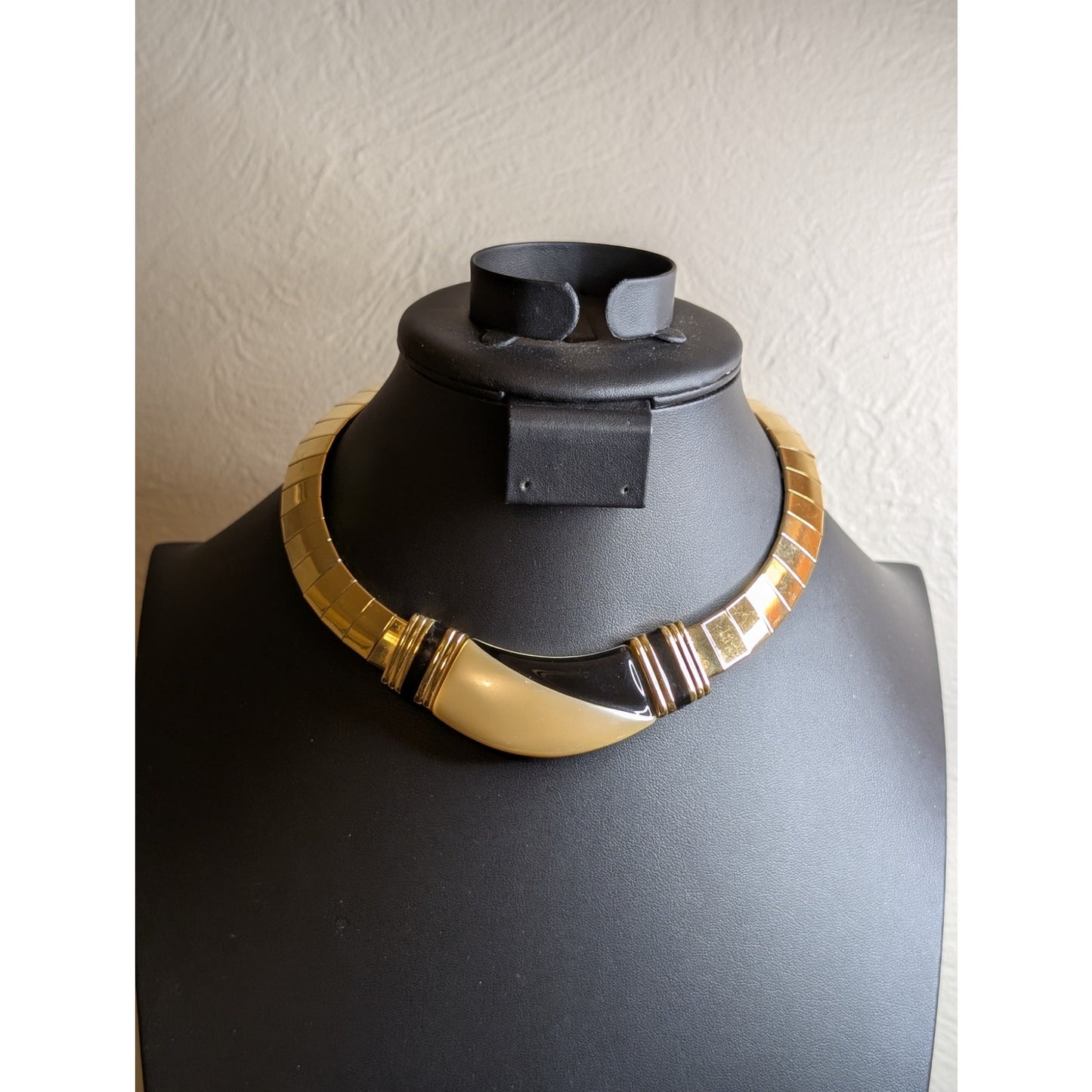 Vintage 1980s Napier Goldtone Black & White Lucite Collar Necklace