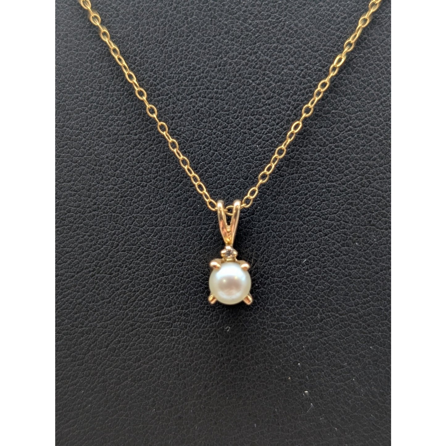 14K Yellow Gold Approx. 5mm Genuine Pearl & Diamond Pendant Chain 18" Necklace