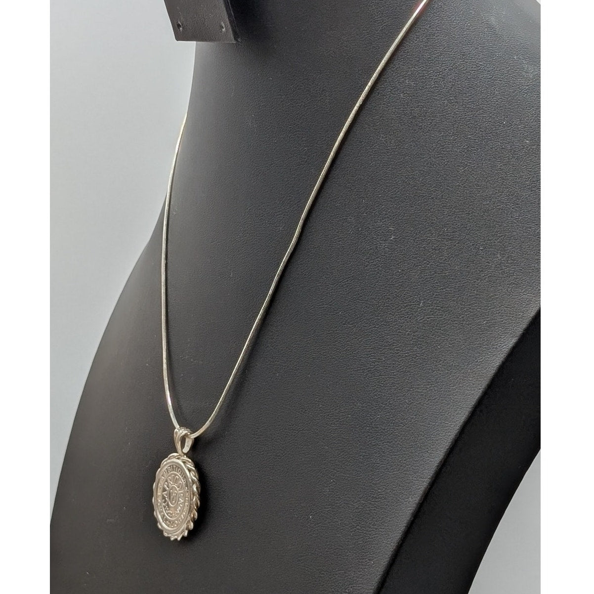 Vtg 925 Sterling Silver Rope Surround Capricorn Two-Sided Coin Pendant Necklace