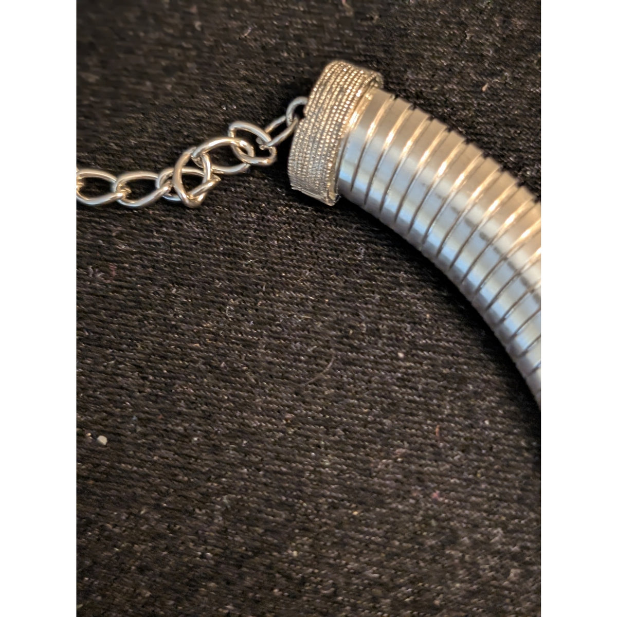 Vintage 60s Silver Tone Stretchy Omega W/ Hook Clasp 16"-22" Necklace