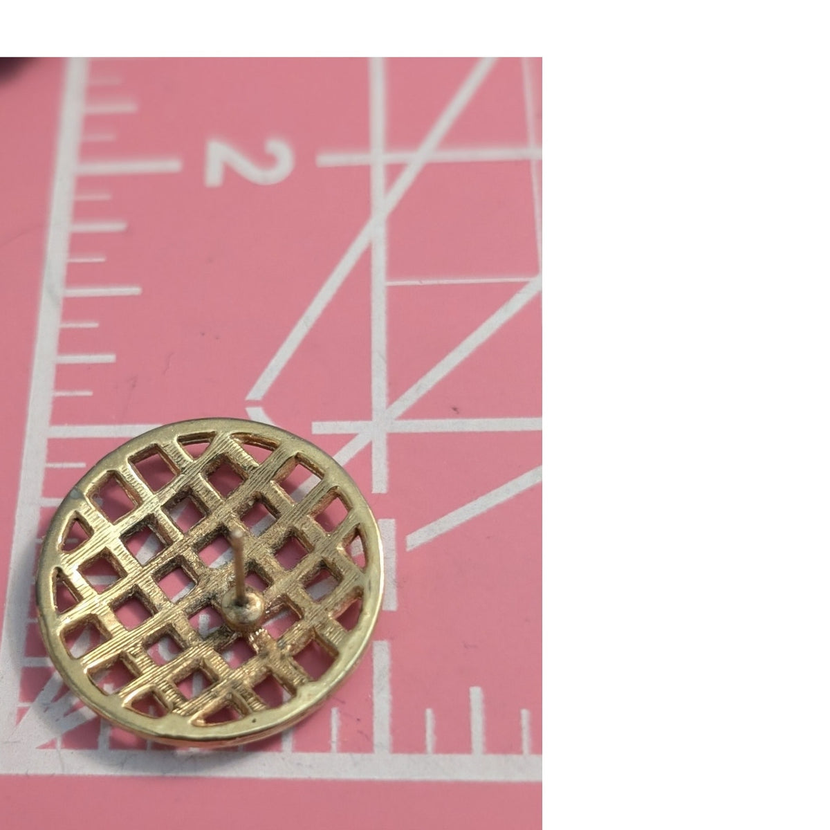Vintage Gold Tone Hammered Basketweave Round Disk Post Earrings