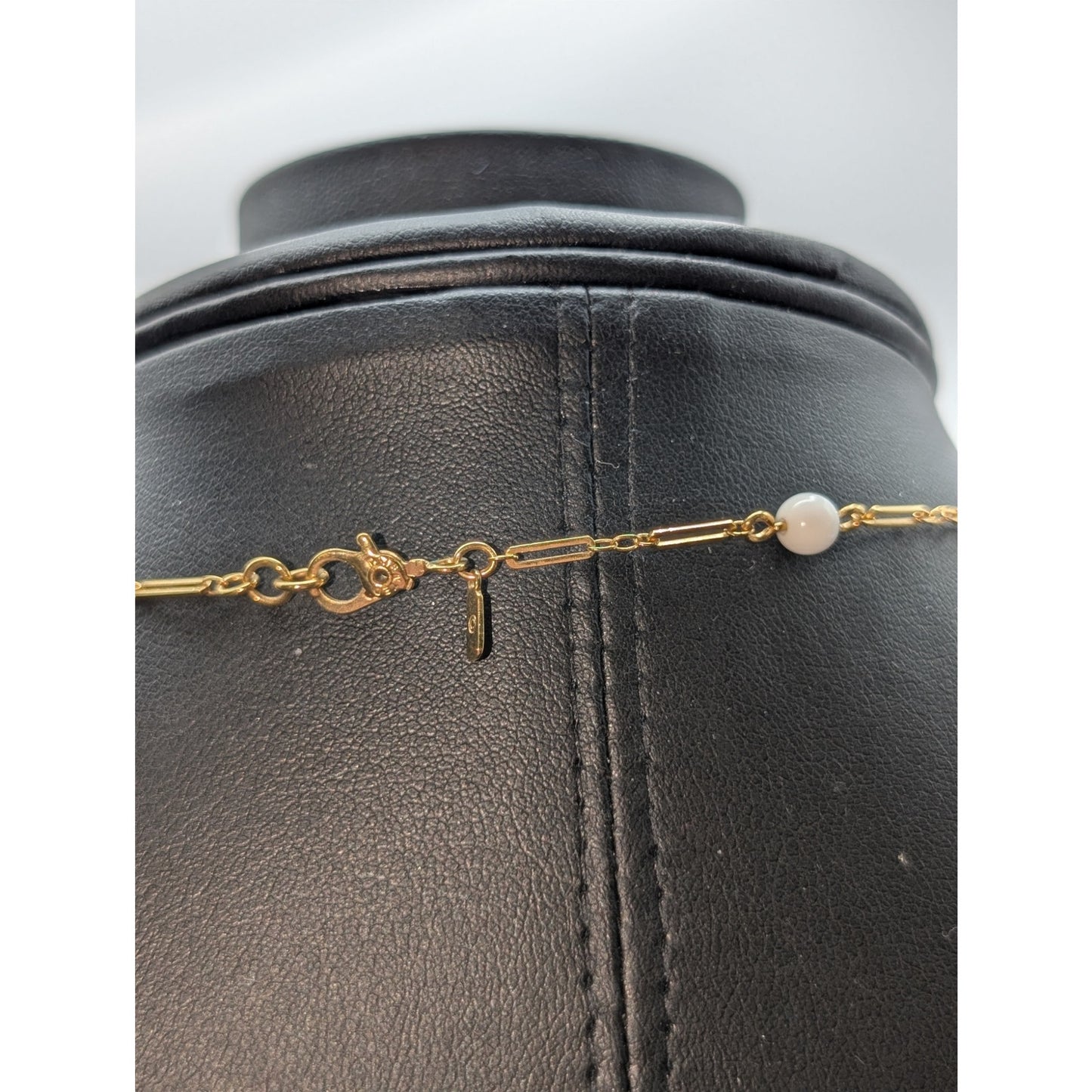 Vtg Monet Delicate Gold Tone Oval Chain Link White Bead Station 14.5" Necklace