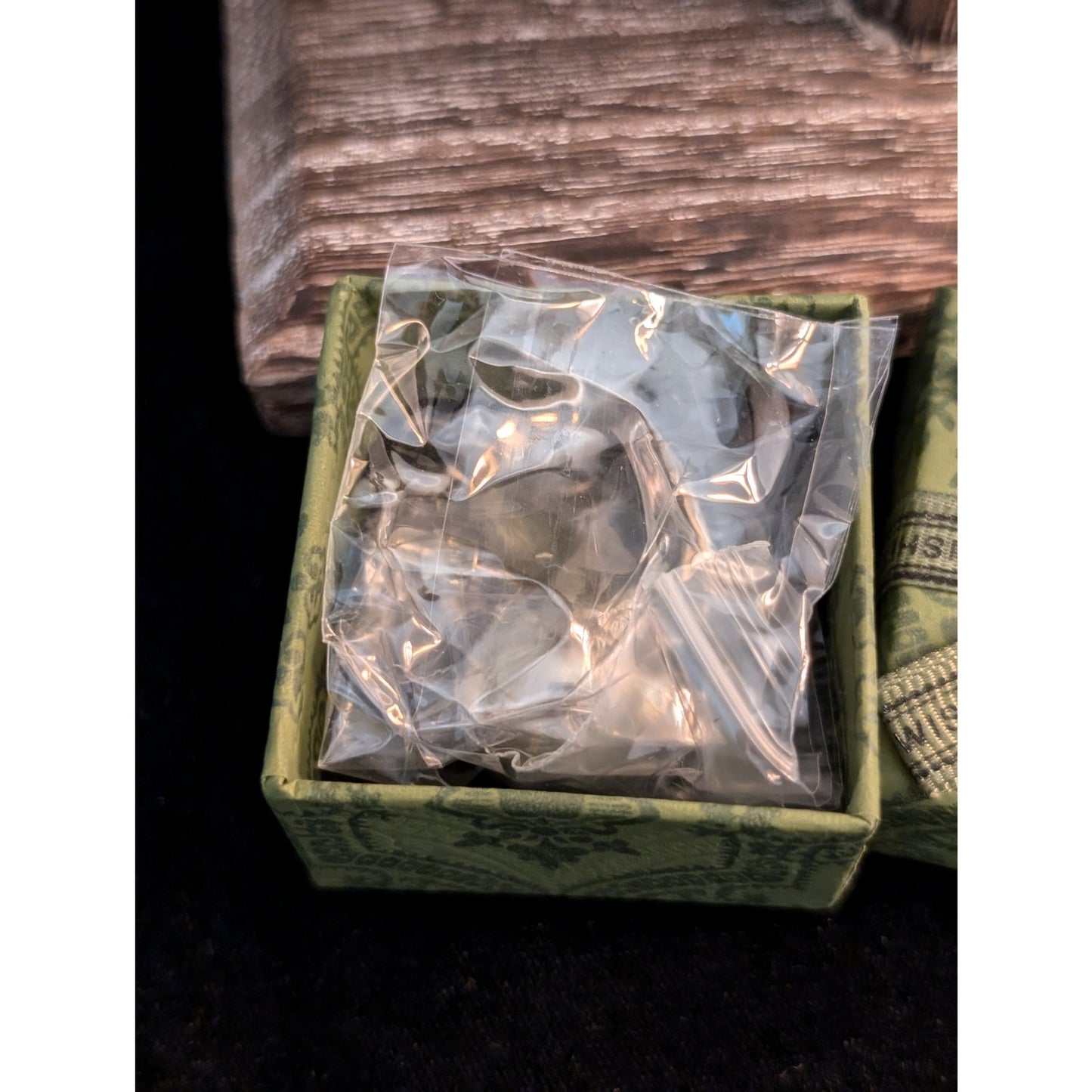 NWT Chunky Gold Tone High Polished Stud Tear Drop Pierced Earrings in Box