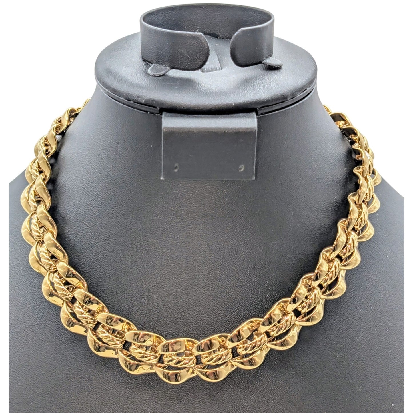 Vintage Signed Trifari Polished Curved Joined By Textured Link Chain Necklace