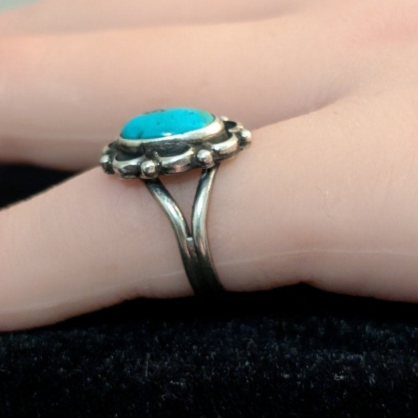 Vintage 1960s Turquoise Sterling Silver Navajo Artisan Split Shank Ring Size 4.5