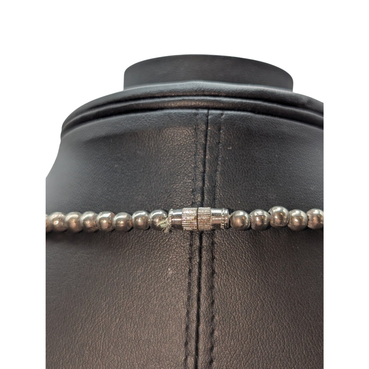 Vintage Hammered Silver Graduated Metal Disc Bead Barrel Clasp 22" Necklace