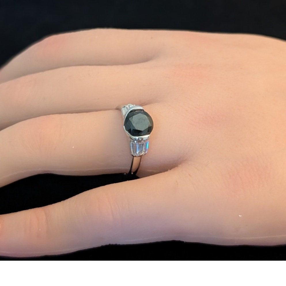 925 Sterling Silver Round Faceted Black & Tapered Baguette Crystal Ring Sz 8