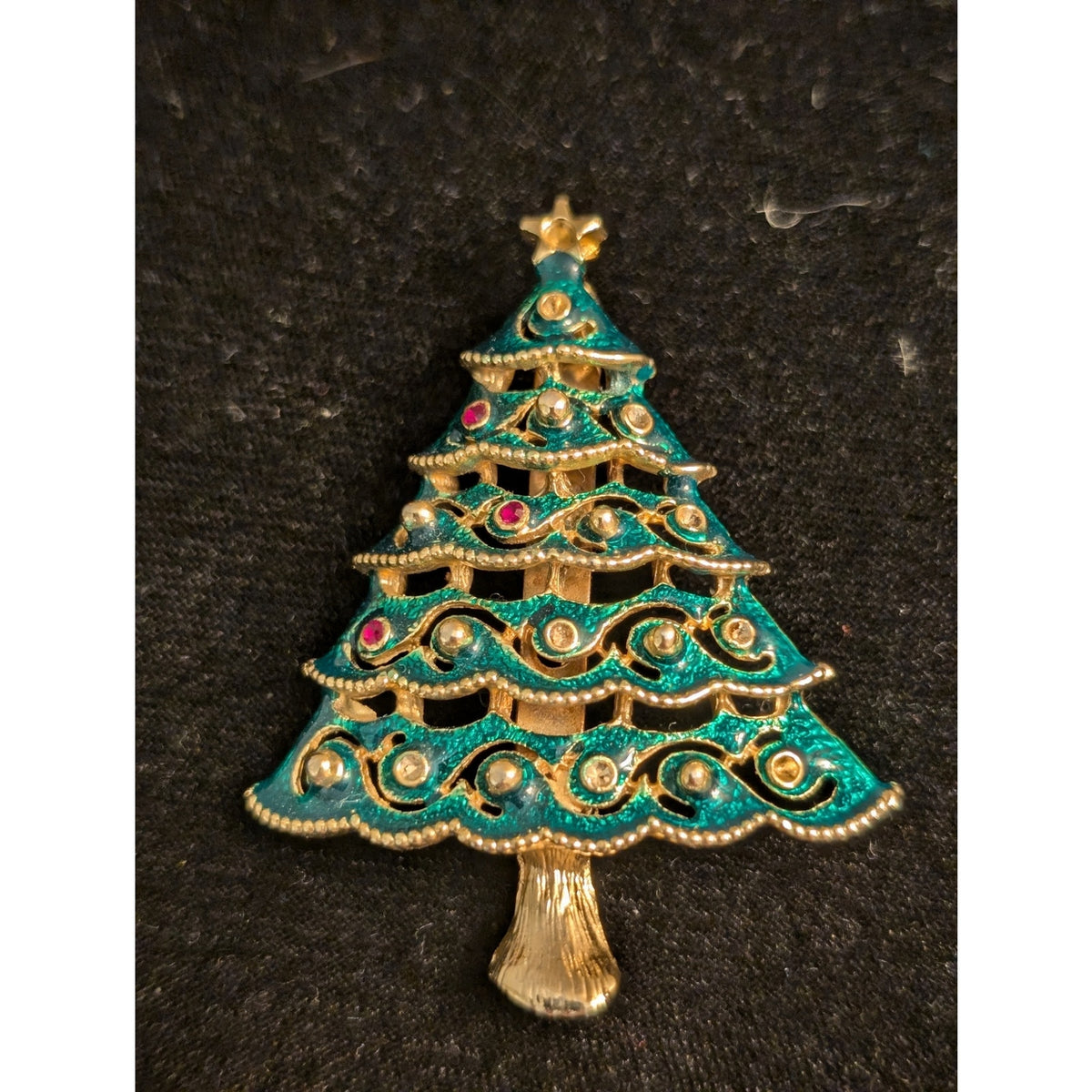 Vintage Green Enamel Gold Tone Christmas Tree Brooch