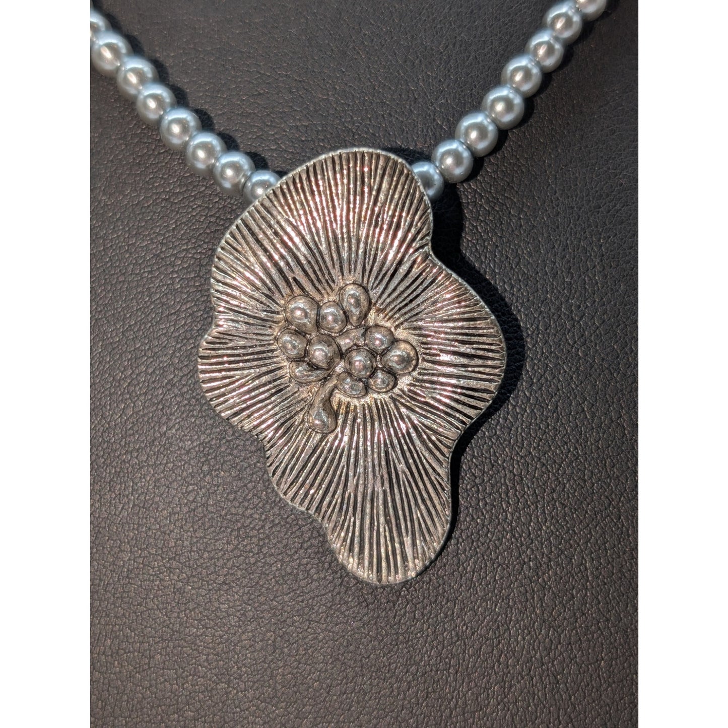 Coin Pearl Silver Tone Flower Pendant Silver Bead Toggle 20" Necklace