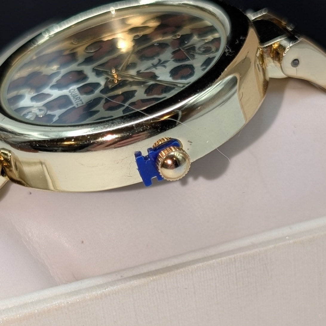 Cato Leopard NWT Hinged Gold Tone Bangle Bracelet Watch