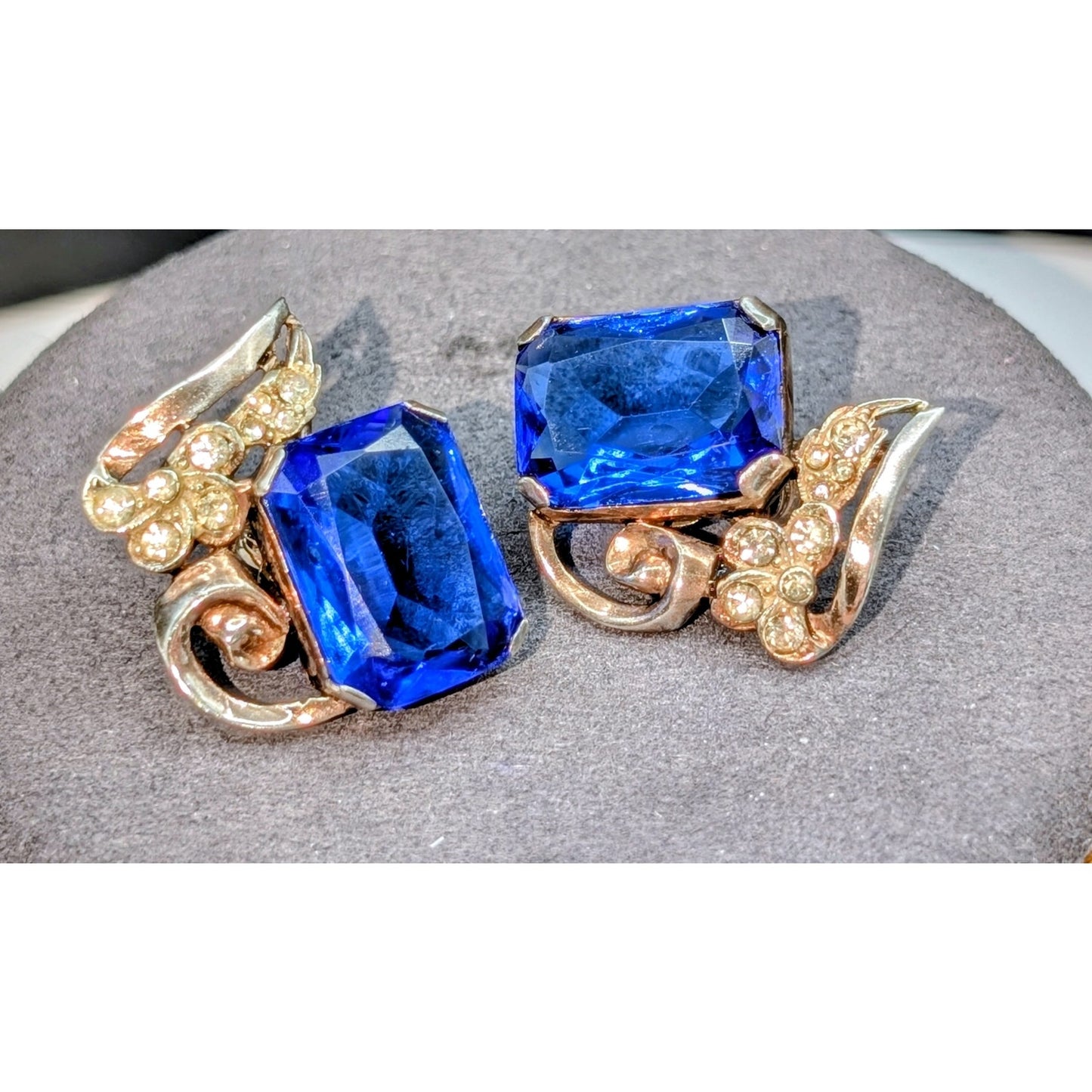 Vintage Large Blue Glass & Rhinestone Faded Gold Tone Clip On Earrings