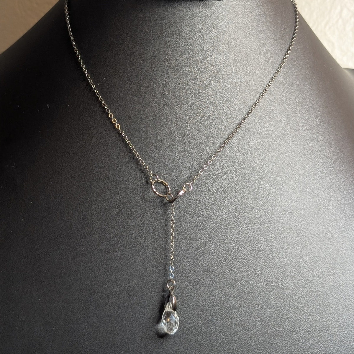 Unmarked Gun Metal Lariat Briolette Cut Faceted Teardrop Crystal Chain Necklace