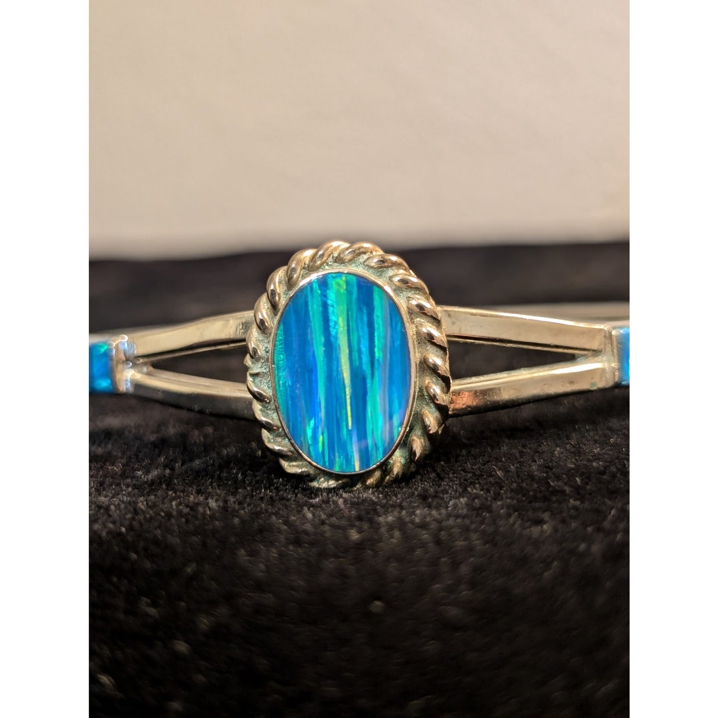 Vintage Mexico Artisan 925 Sterling Blue Opal Doublet Hinged Cuff Bracelet