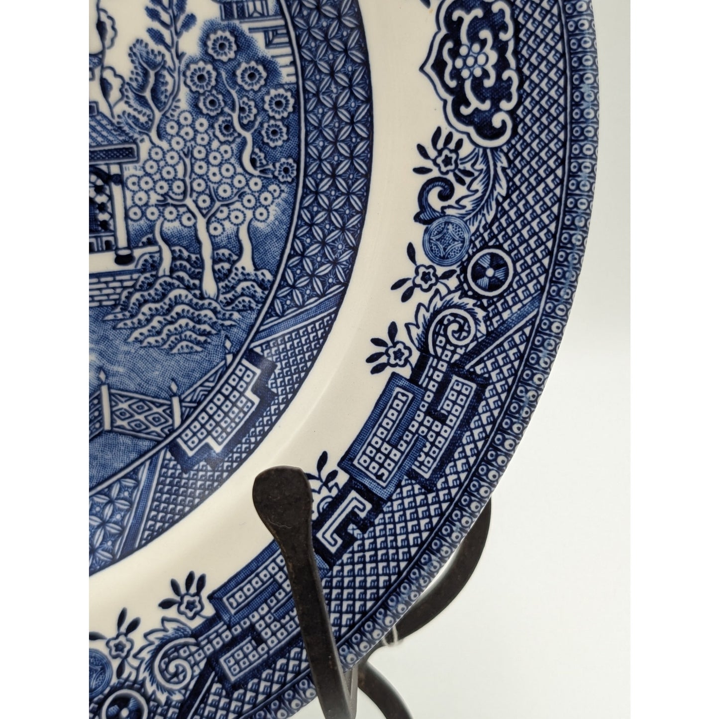 Staffordshire Churchill Blue Willow Made in England 10" Dinner Plate