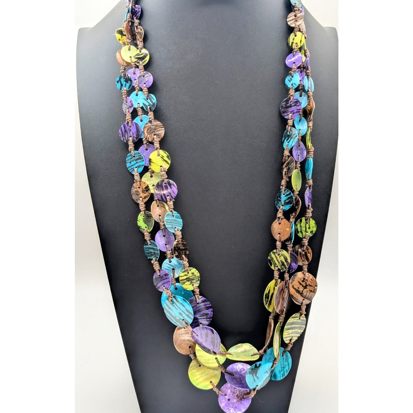 VTG Hand Strung Multi-Color Graduated Stripe Shell Corded Slip Over Necklace