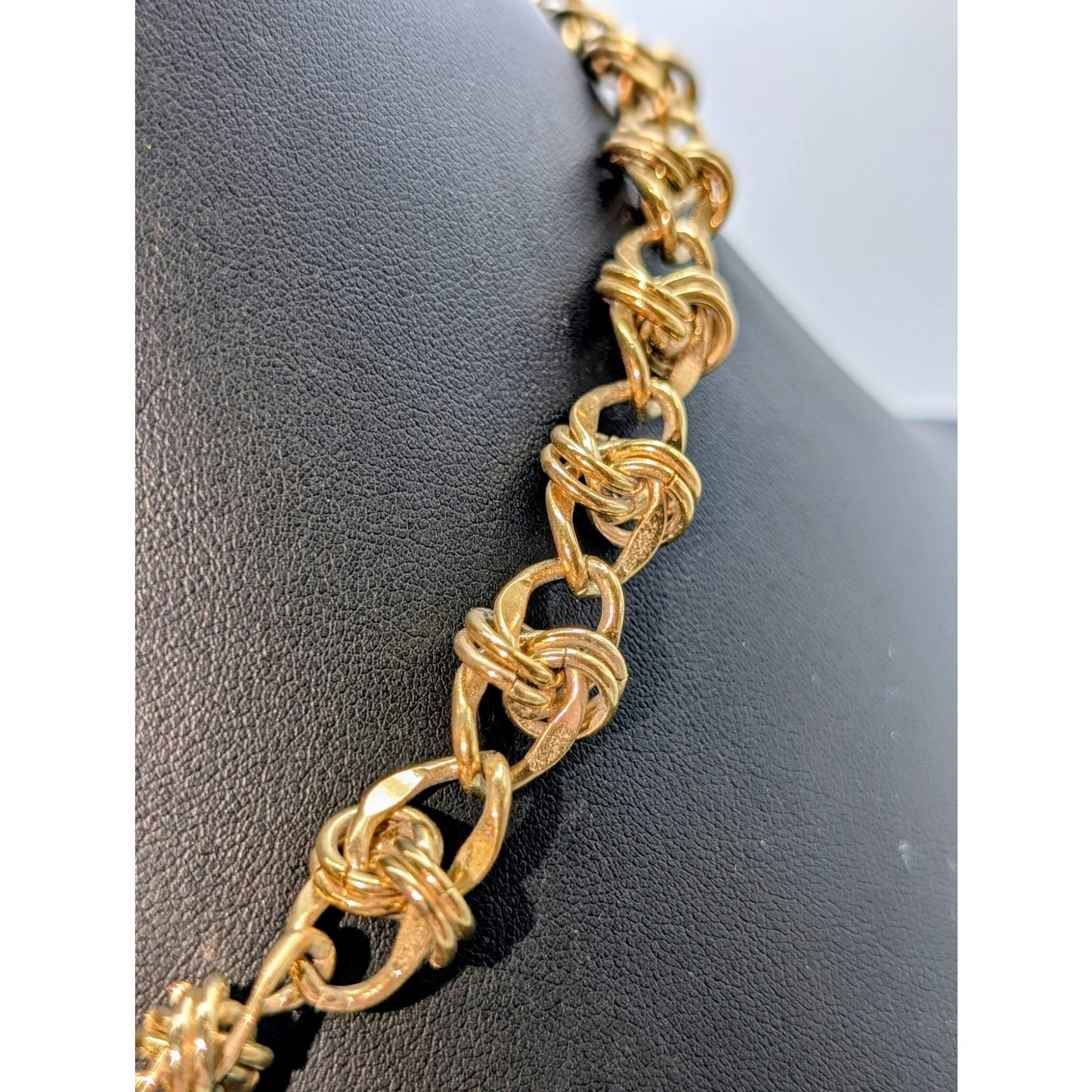 1980s Vintage Chunky Shiny Gold Tone Heavy Chain 17.75" Necklace