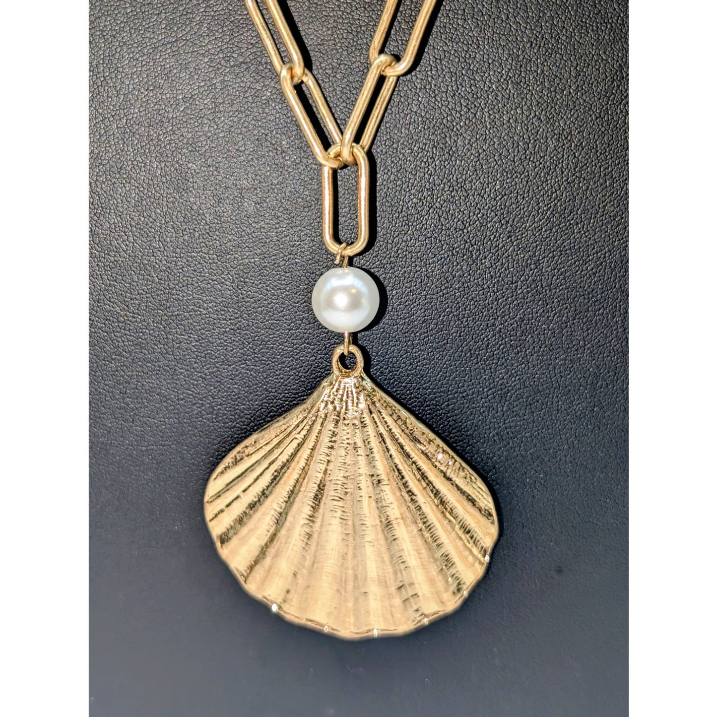 Gold Tone Clam Shell Faux Pearl Paper Clip Long Chain 28.25"-31.25" Necklace