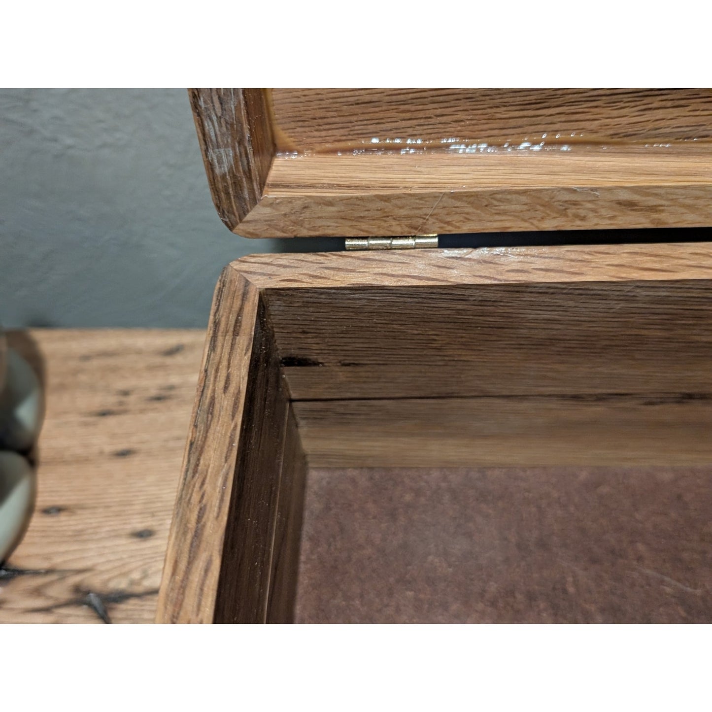 Hand Crafted Hinged Oak Box W/ Purple Heart Wood Handle Approximately 8" X 13.5"
