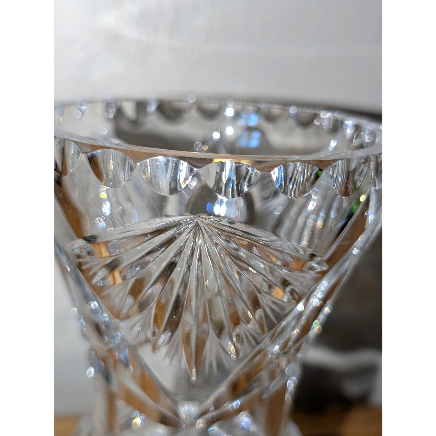 Gorgeous Vintage Cut Crystal Tripod Footed Scalloped Mouth Flower Vase