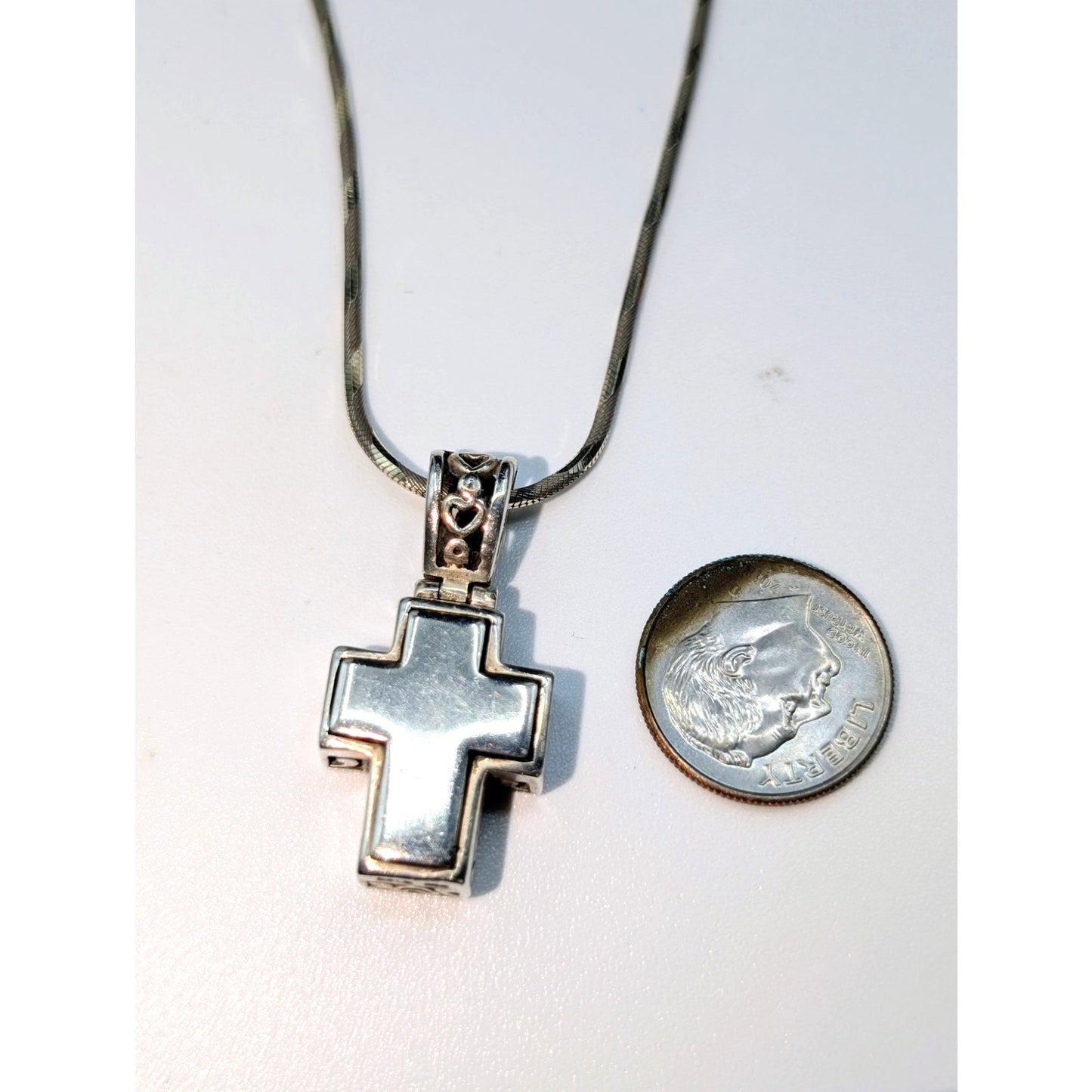 925 Sterling Silver Chunky Filigree Articulated Cross Pendant Chain 16" Necklace