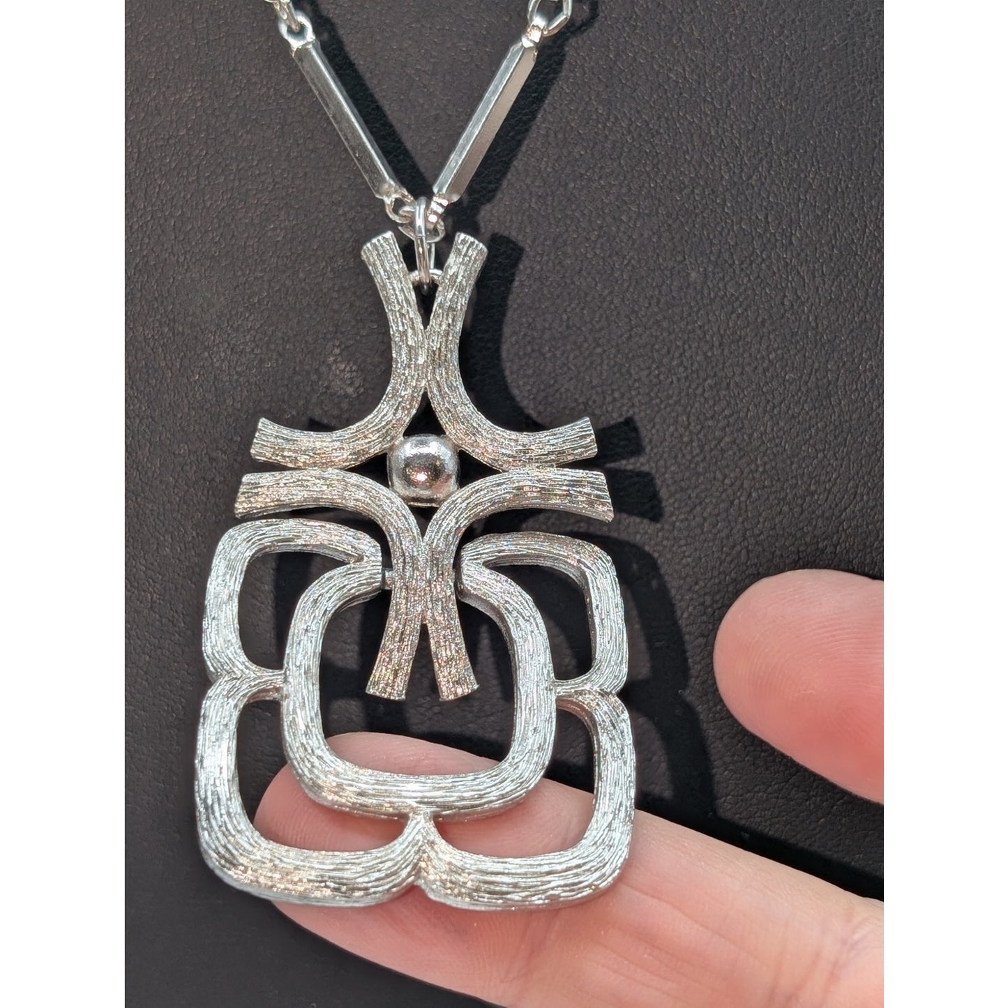 Vintage Avon Modernist Mayan Silver Tone 2.25" Pendant Rod Chain 24" Necklace