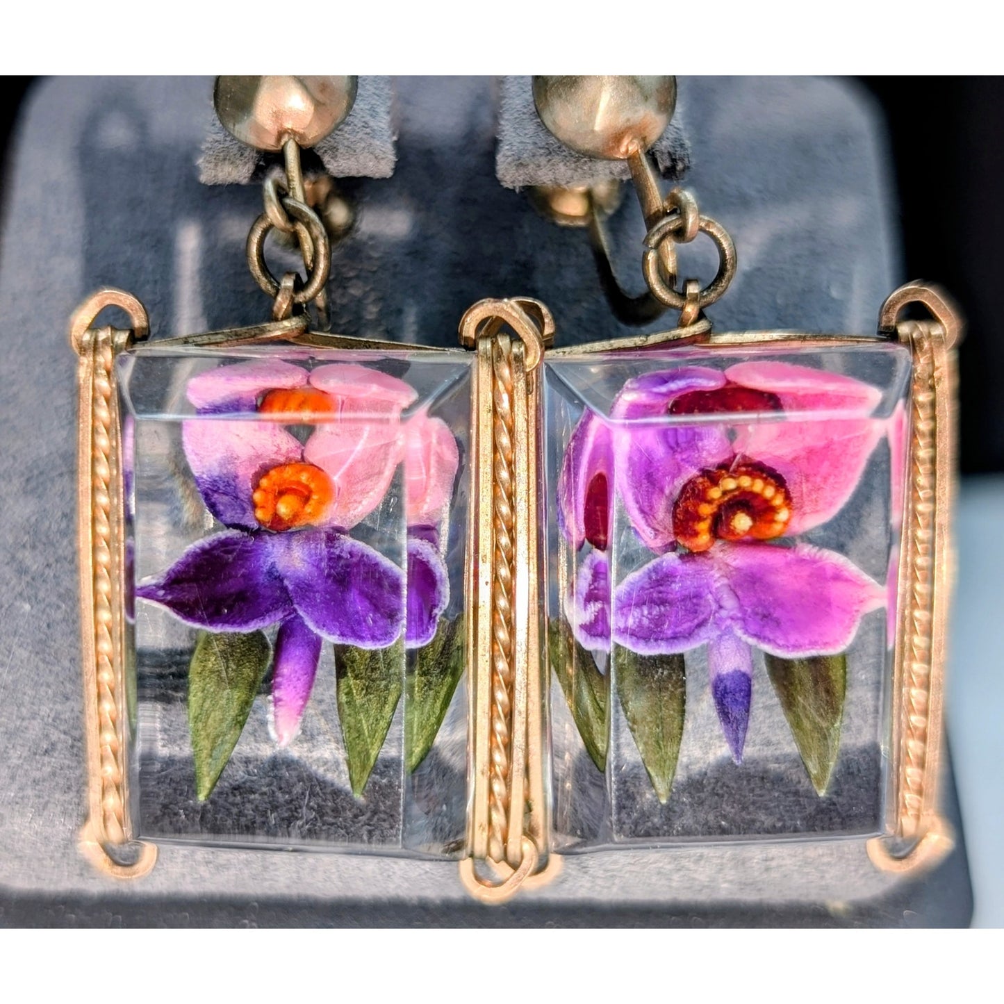 Vintage Reverse Carved Lucite Orchid Link Bracelet & Screw On Earring Set