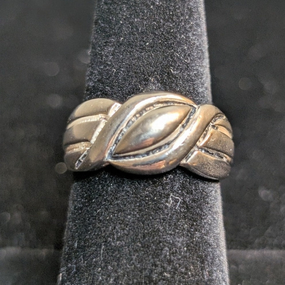 Vintage 925 Sterling Silver Knot/Crossover Ring Size 8
