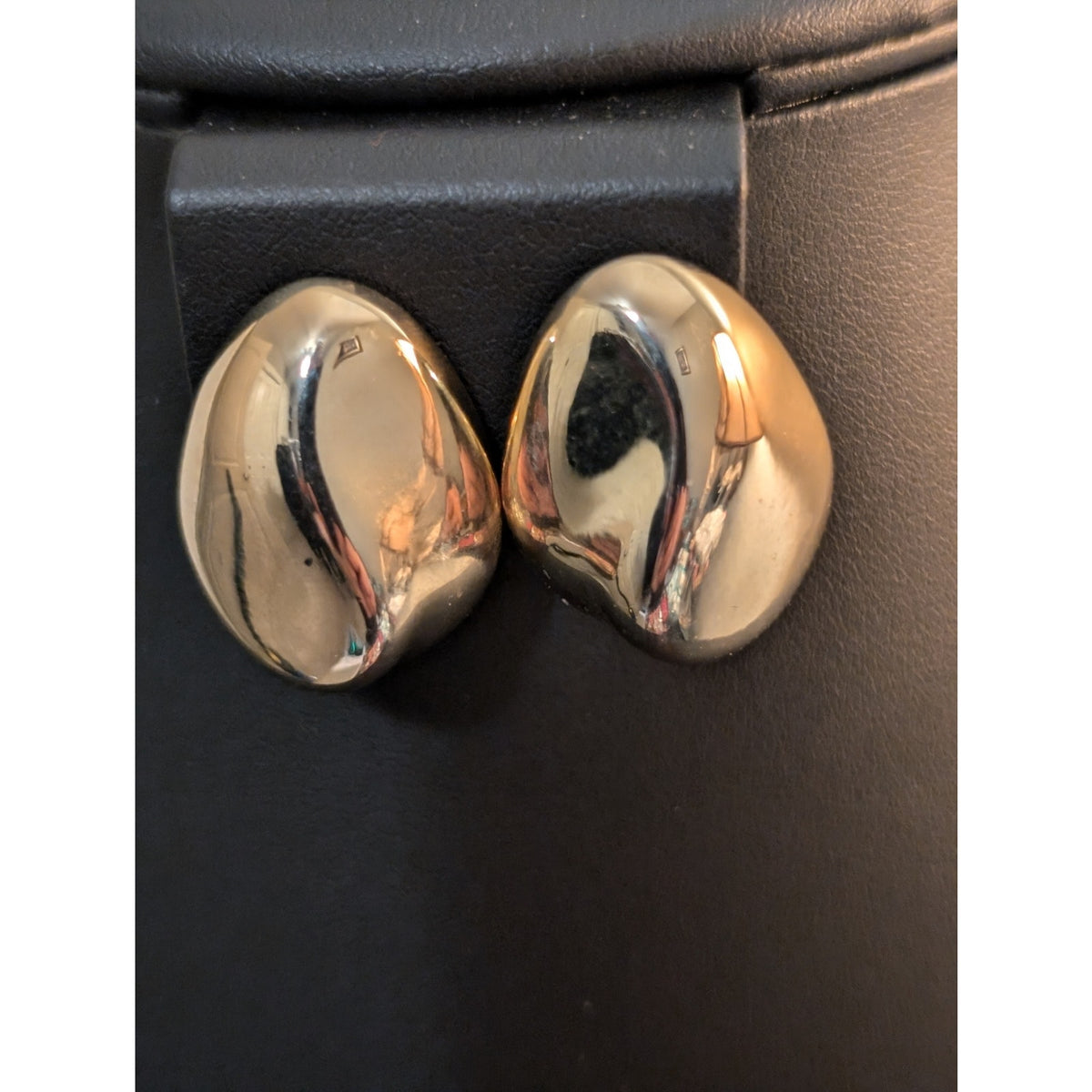 Vintage Signed TAT 80s Puffy High Polished Gold Tone Clip On Earrings