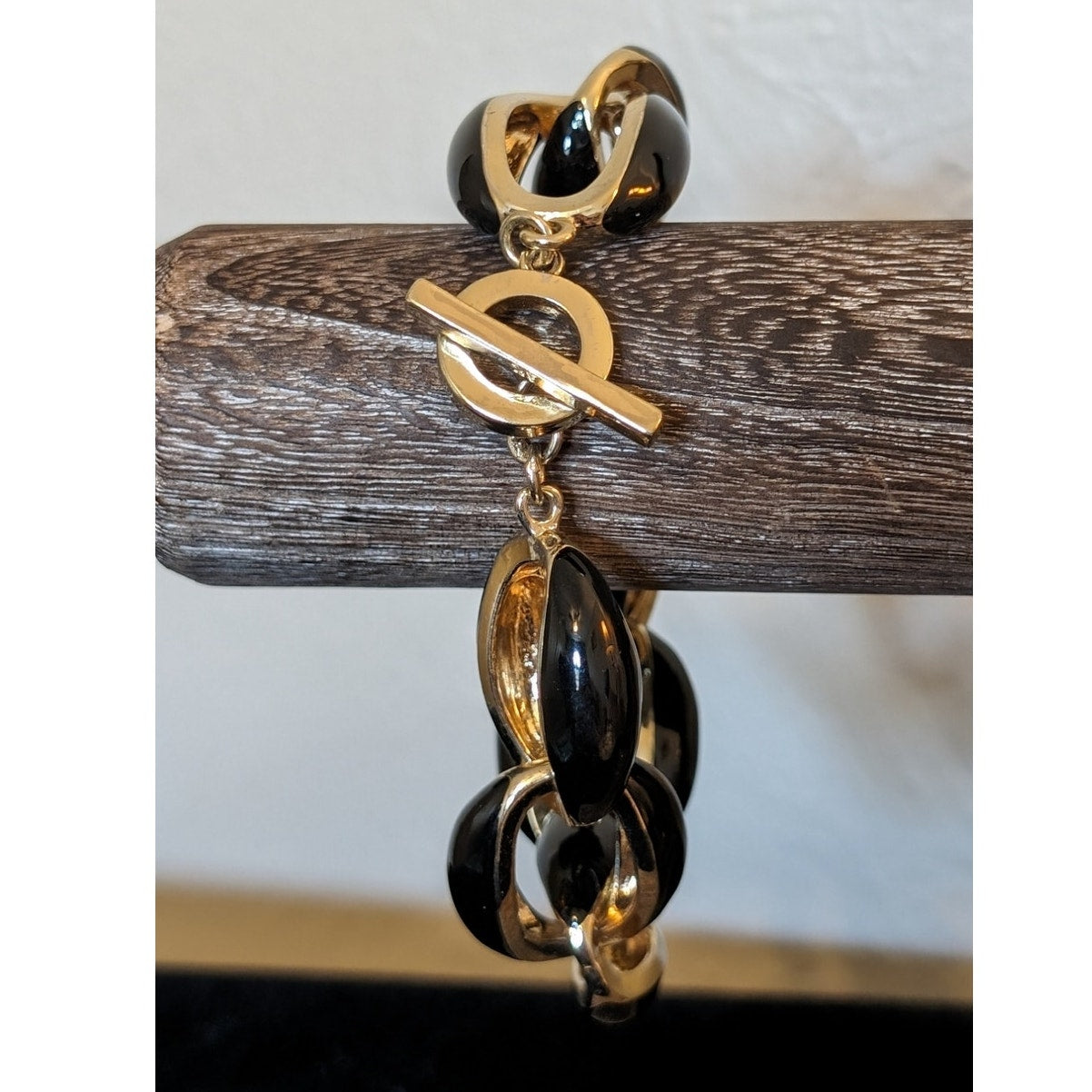 Vintage Anne Klein Chunky Black Enamel Gold Tone Link Toggle Clasp Bracelet