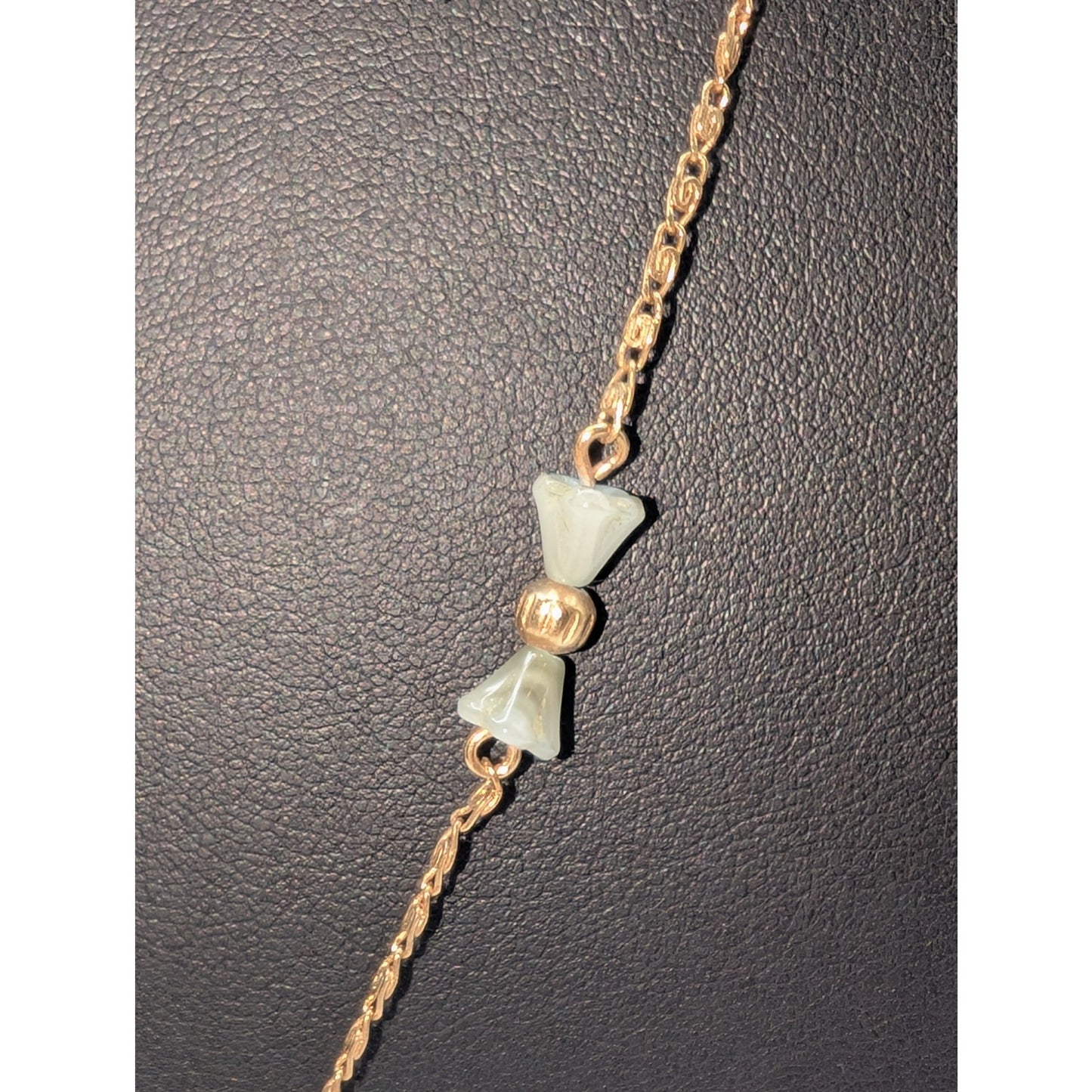 Vintage Sarah Coventry Green Glass Flower Gold Tone Chain Tassel Necklace