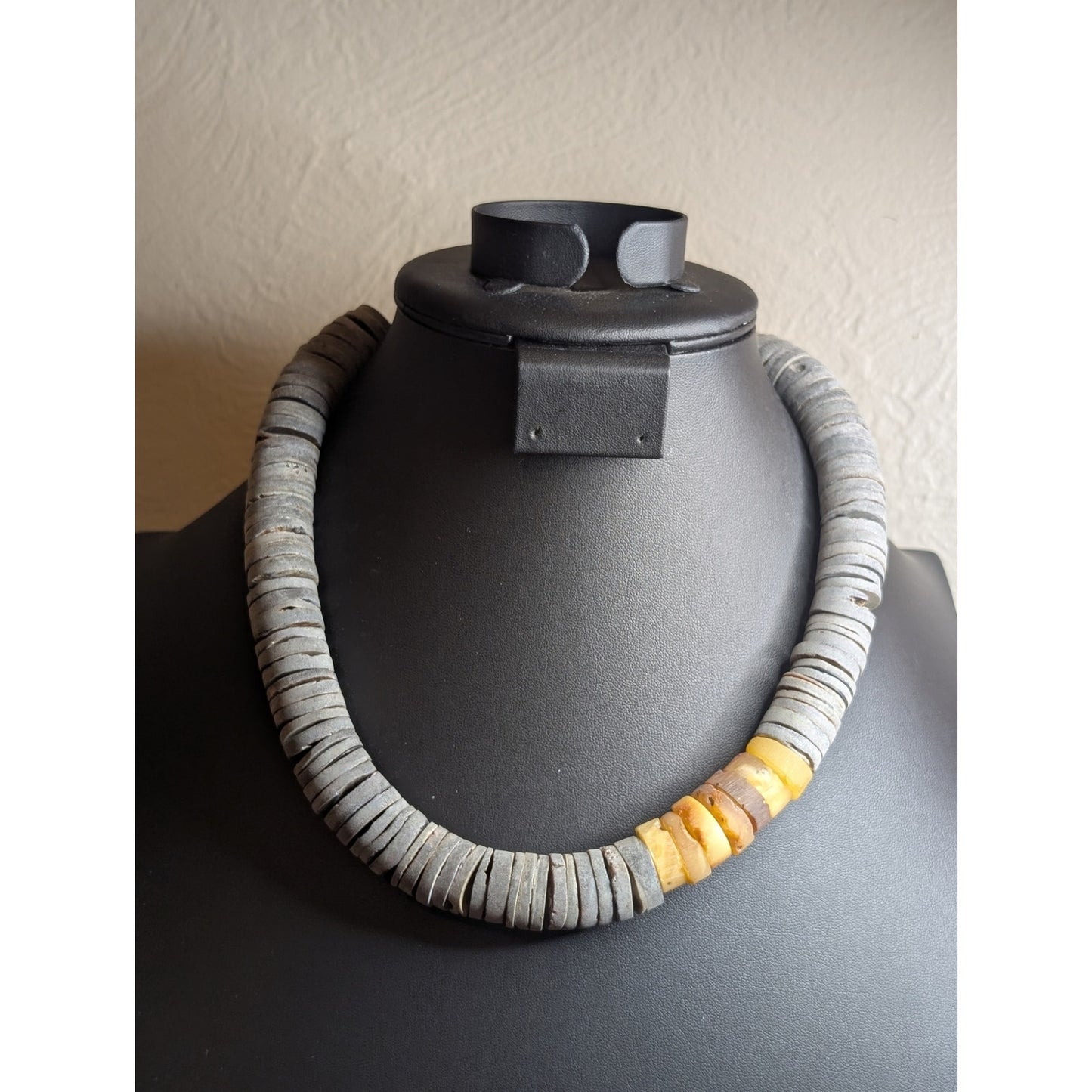Bernsteinkette Muschel Amber Butterscotch Shell Gray Disk Bead Wire Necklace