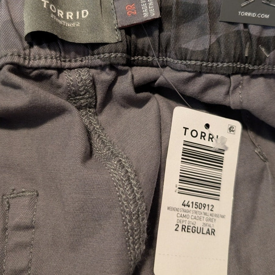 Torrid NWT Weekend Mid-Rise Straight Stretch Twill Camo Cadet Grey 2R (2X)