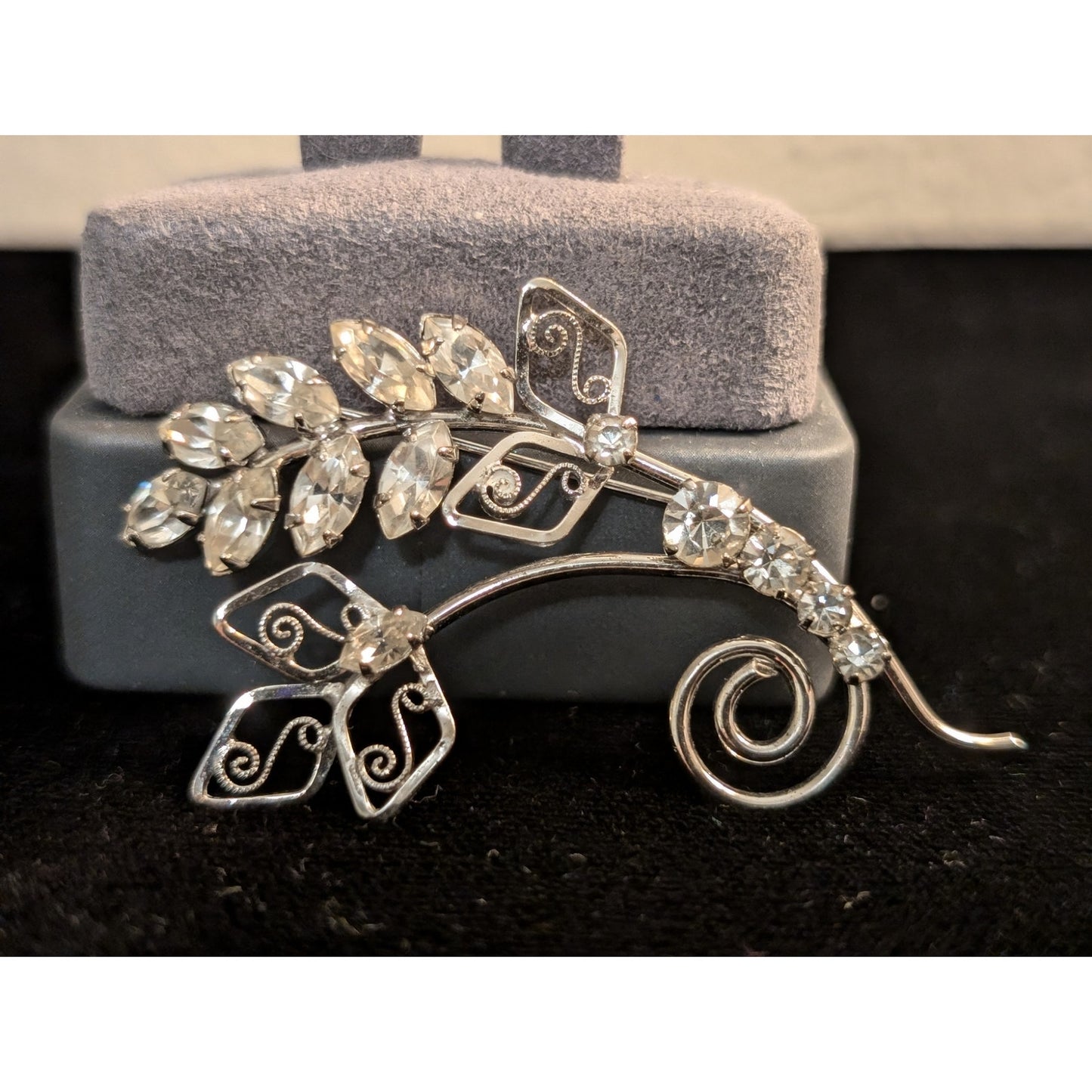 Vintage Tru Kay Sterling Marquis Cut Rhinestone Leaf Scroll Brooch/Pendant