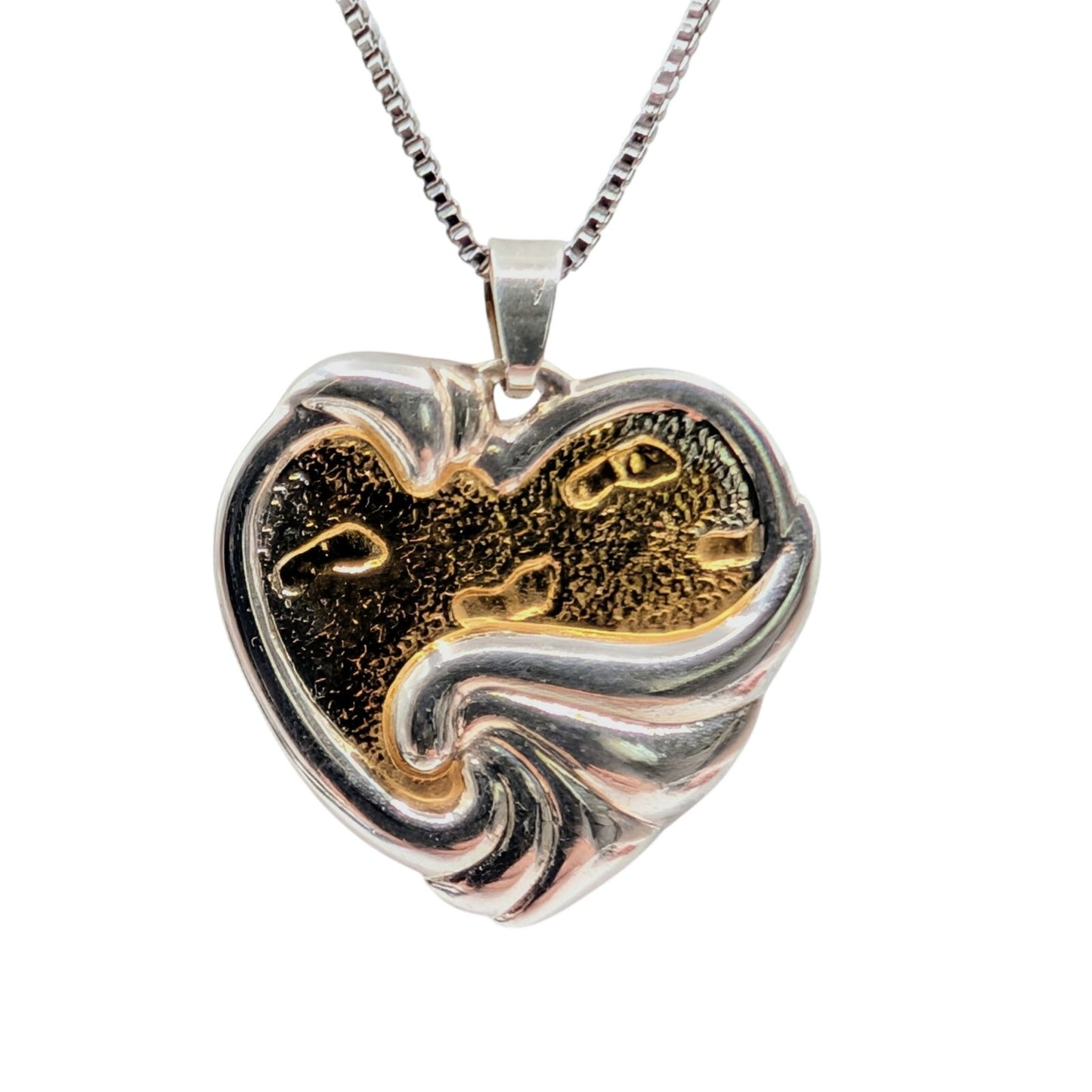 Gorham 925 Sterling "Footprints in the Sand" Heart Pendant Box Chain Necklace