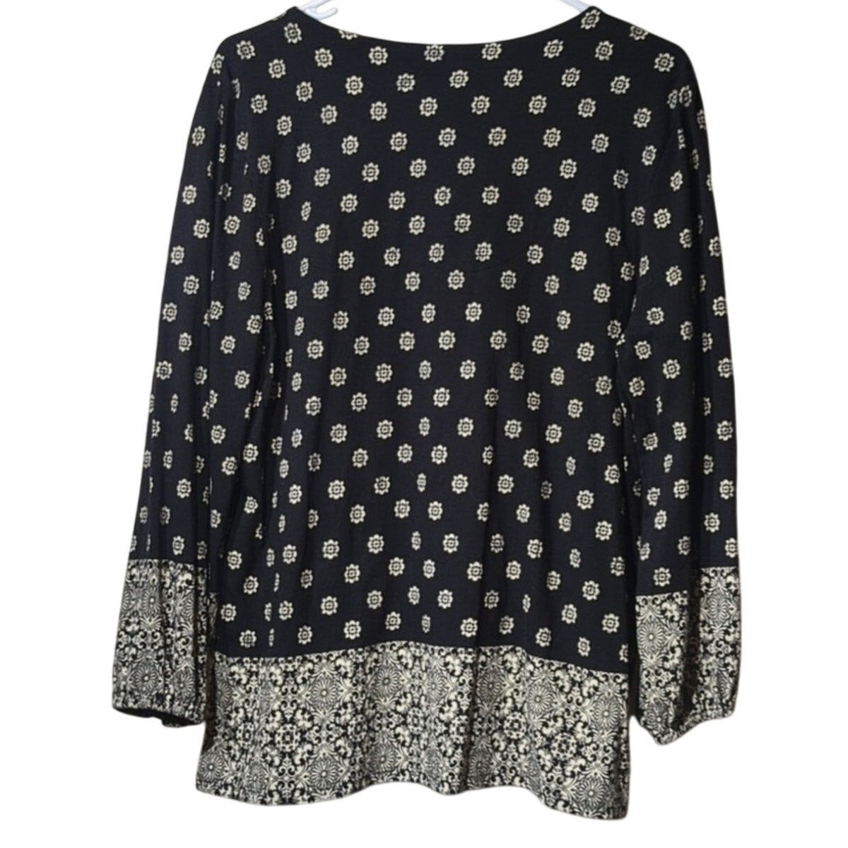 Chico's Sequin Beaded Front Placket Black/ White Peasant Elastic Sleeve Blouse 2