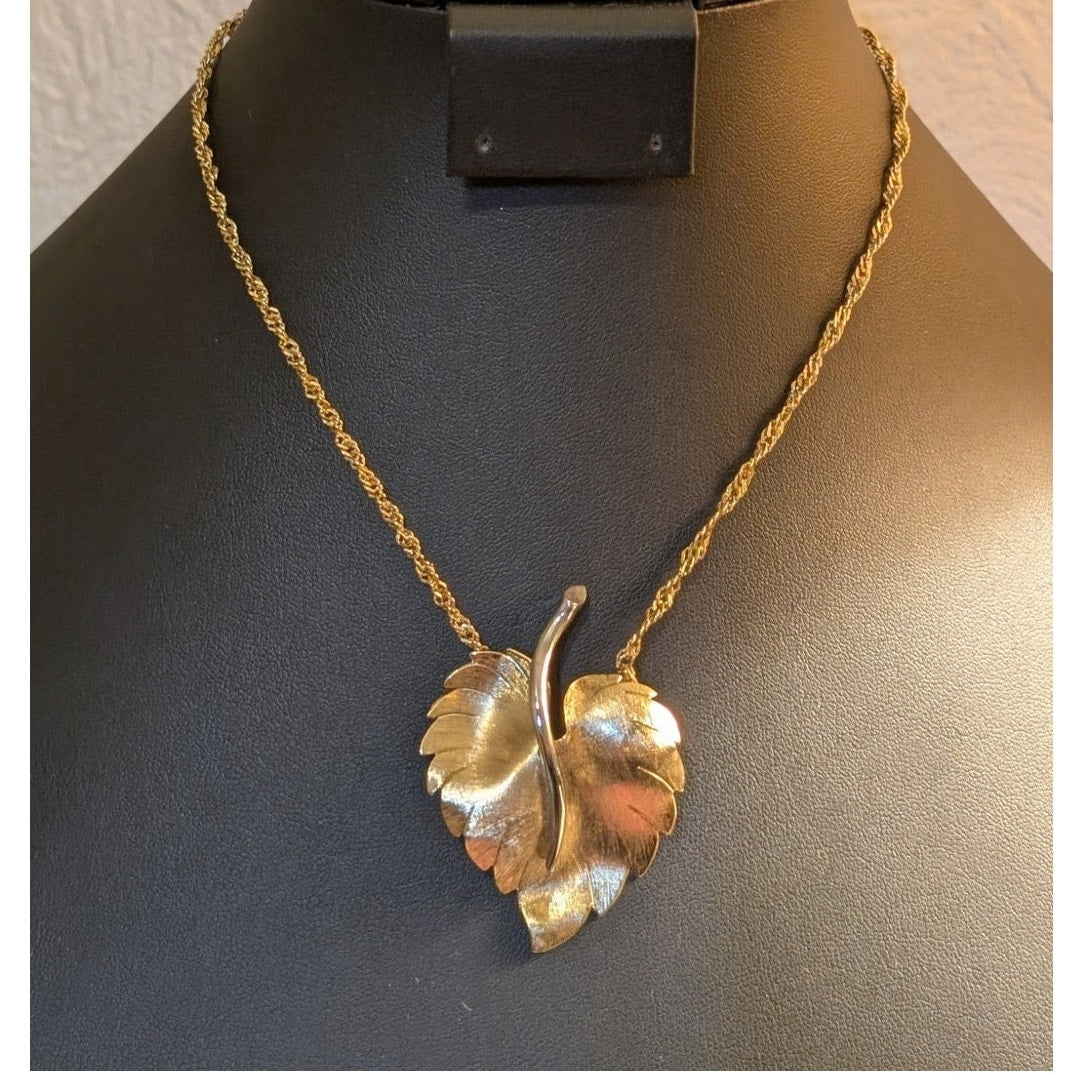 VTG Brushed Gold Tone Leaf W/ Silver Tone Polished Stem Singapore Chain Necklace