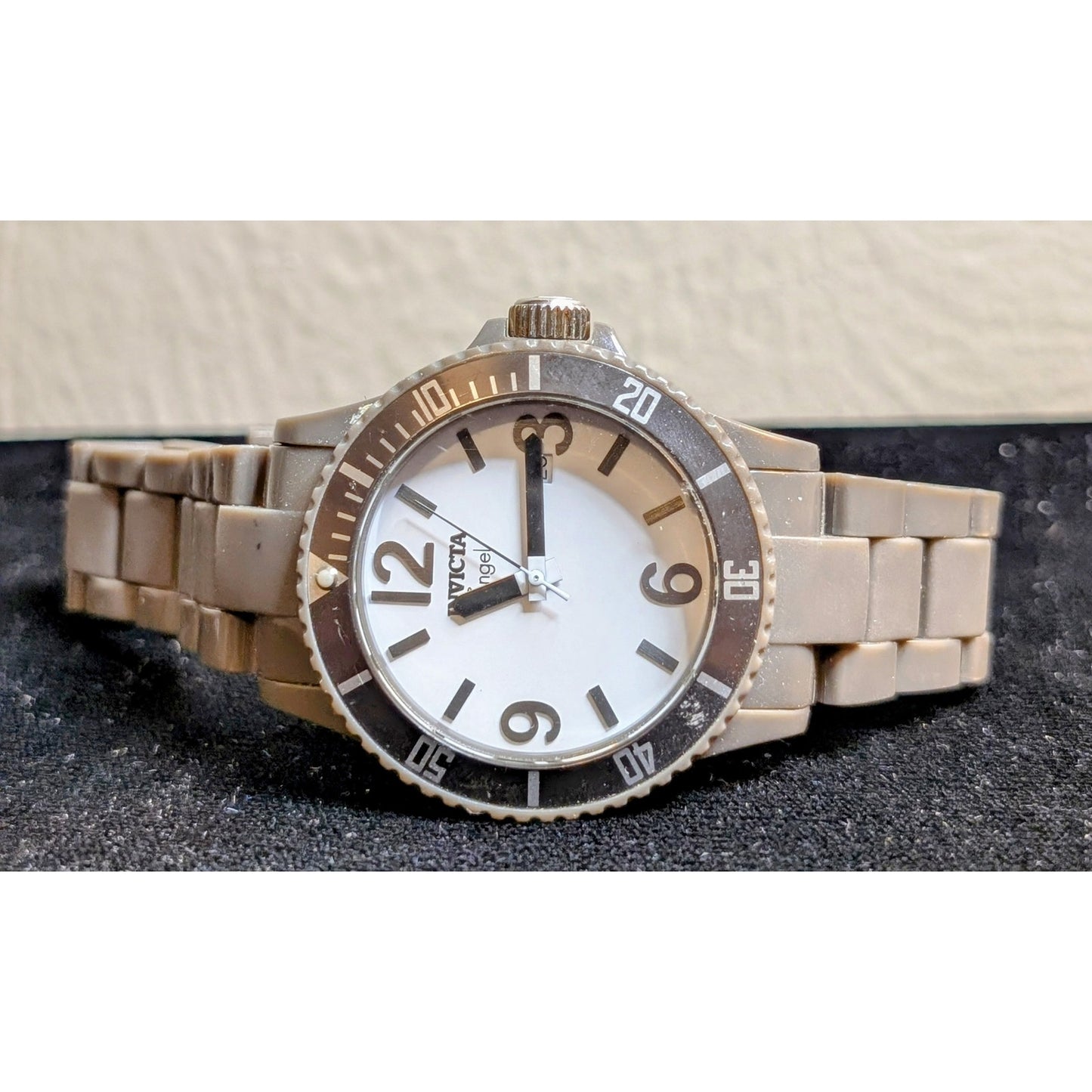 Invicta Angel Lady Swiss Quartz 30 M Water Resistant Model 1213 Dark Gray Watch